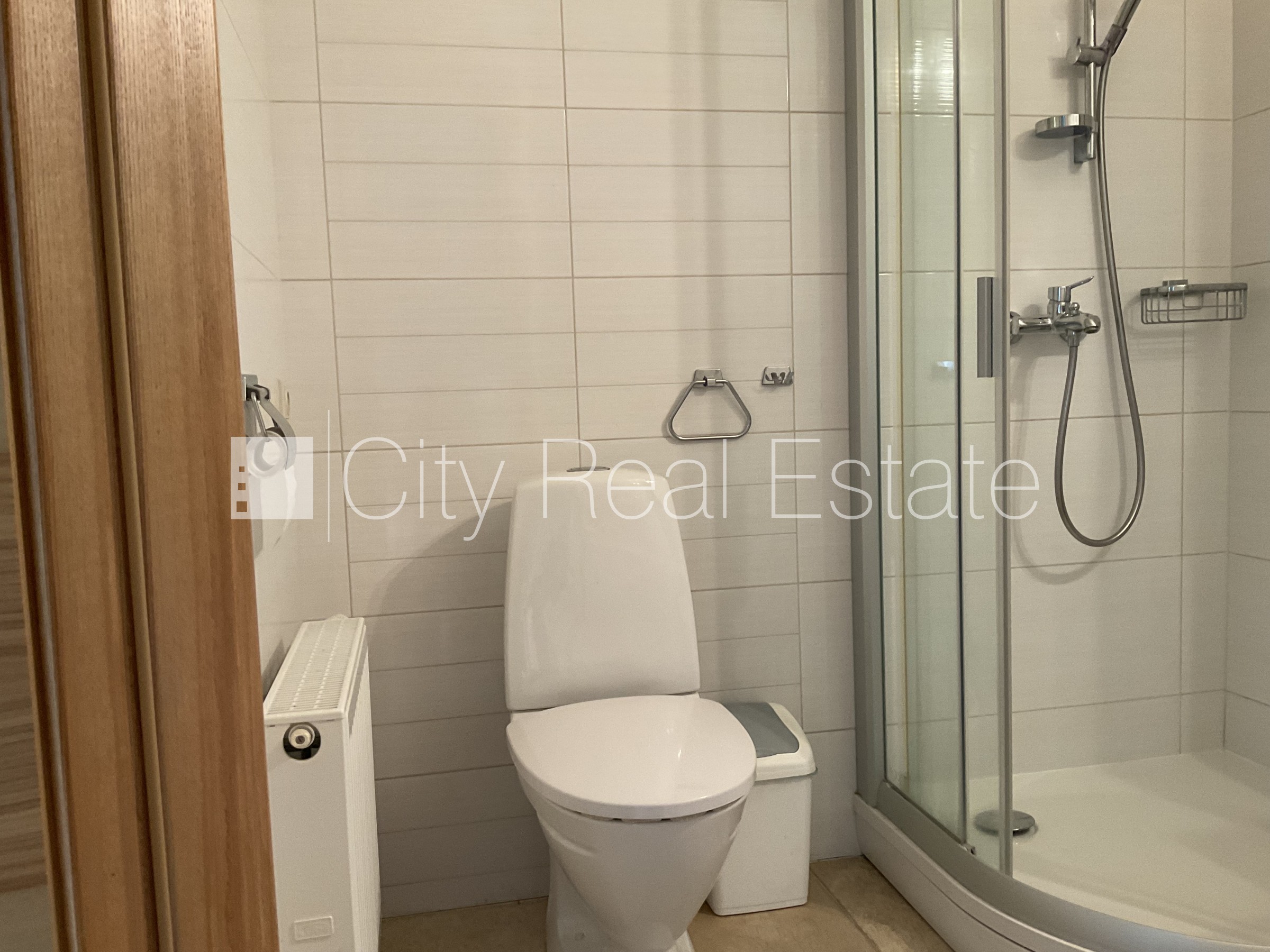 Sludinājumi. Dzīvokļu skaits ēkā  4 gab., keramzīta bloku sienas 0,42 cm, zaļā teritorija, slēgts pagalms, Cena: 297000 EUR Foto #12