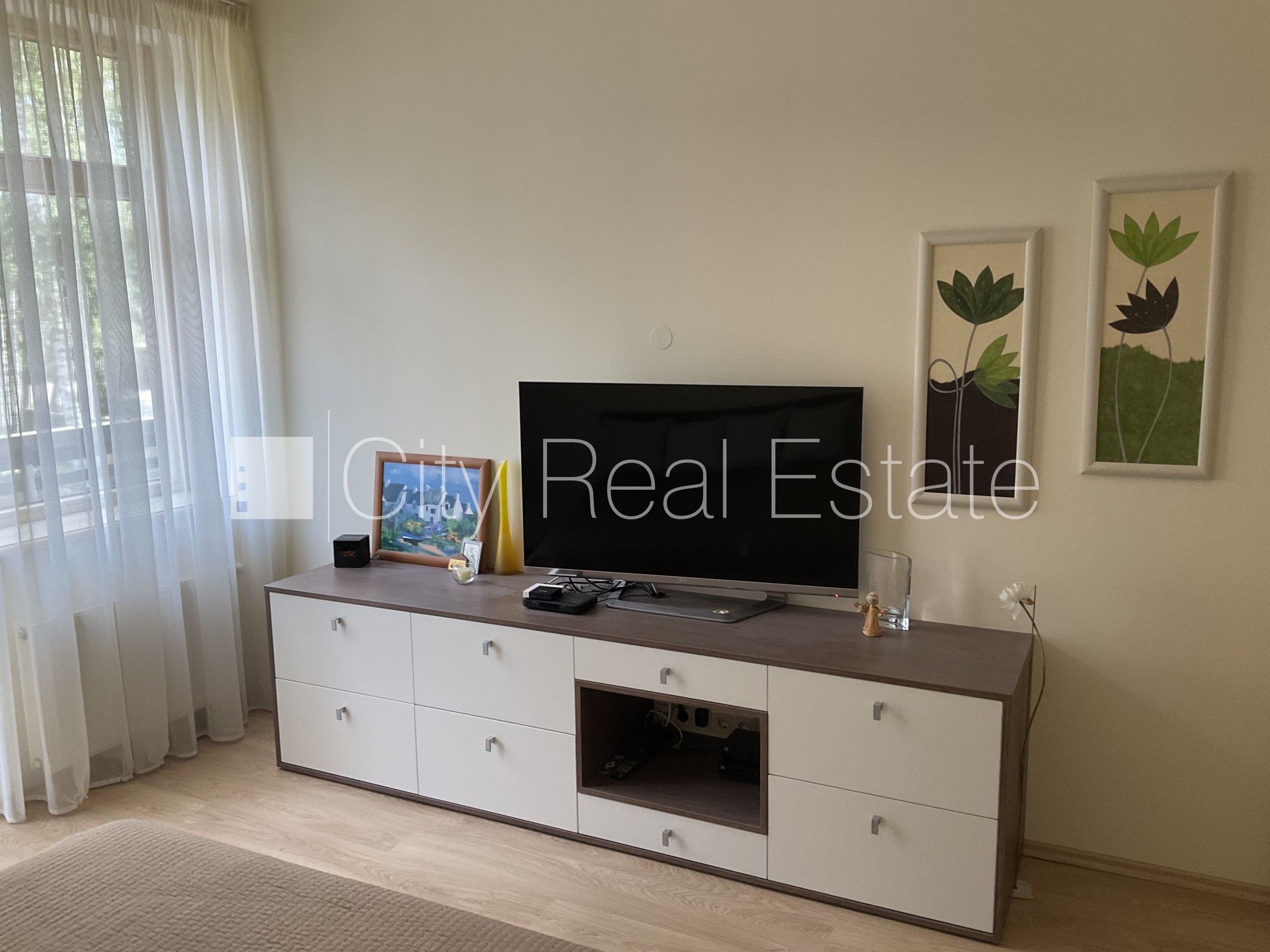 Sludinājumi. Dzīvokļu skaits ēkā  4 gab., keramzīta bloku sienas 0,42 cm, zaļā teritorija, slēgts pagalms, Cena: 297000 EUR Foto #14