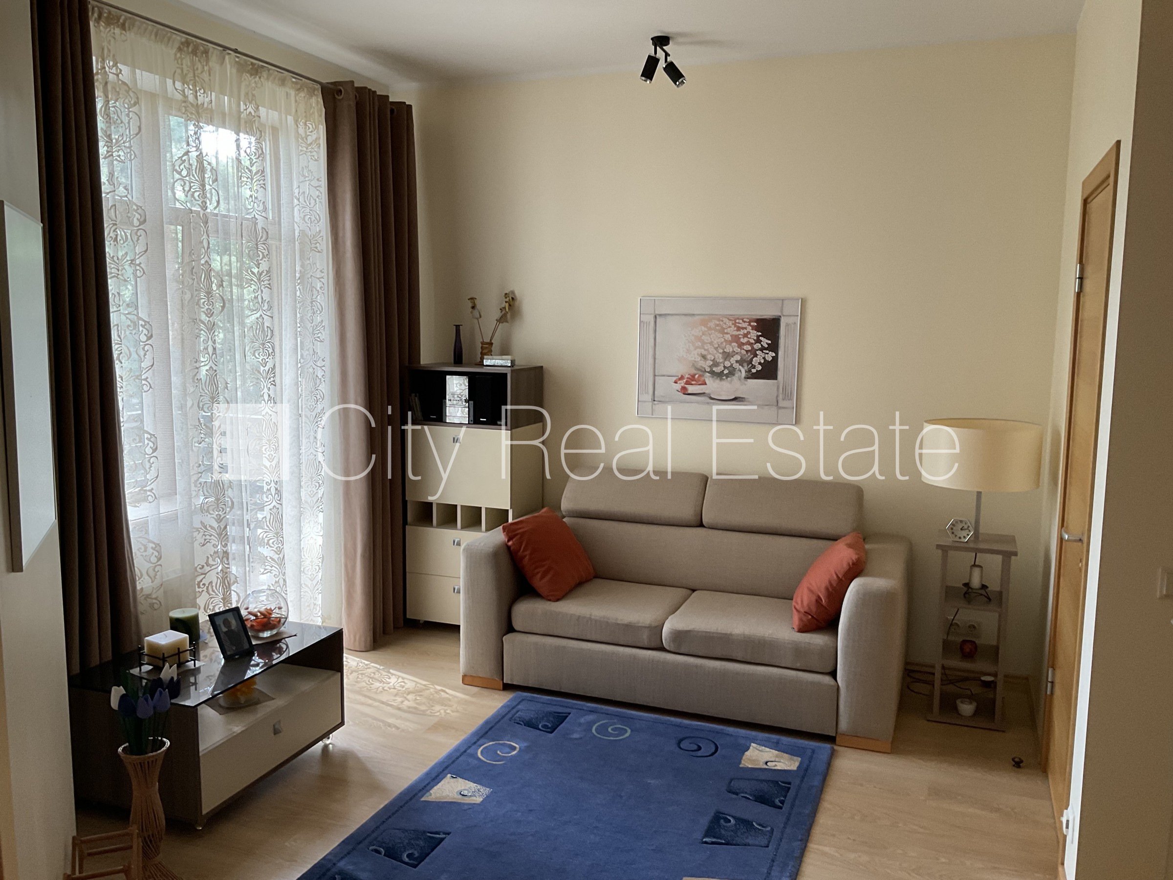 Sludinājumi. Dzīvokļu skaits ēkā  4 gab., keramzīta bloku sienas 0,42 cm, zaļā teritorija, slēgts pagalms, Cena: 297000 EUR Foto #19