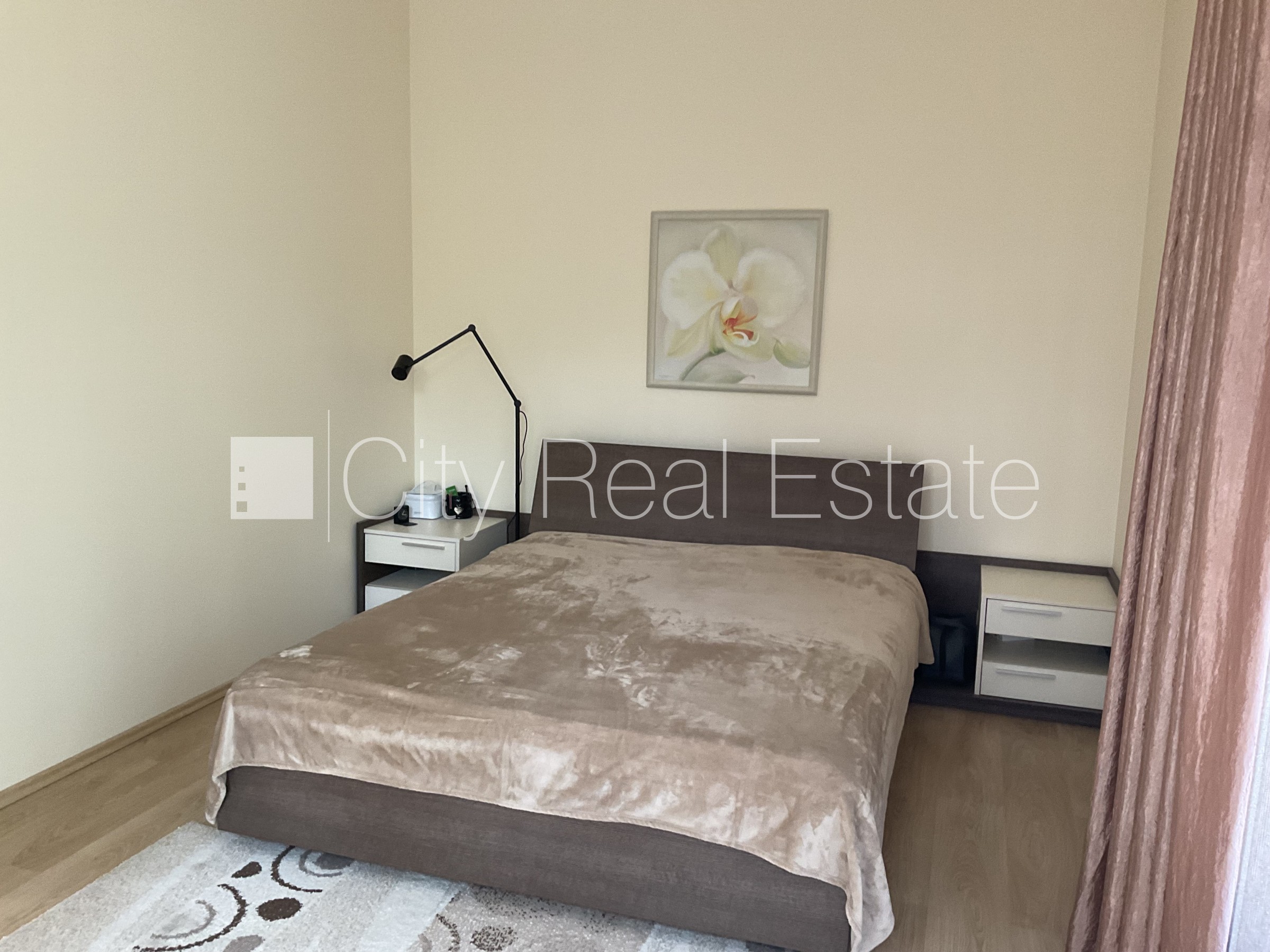 Sludinājumi. Dzīvokļu skaits ēkā  4 gab., keramzīta bloku sienas 0,42 cm, zaļā teritorija, slēgts pagalms, Cena: 297000 EUR Foto #24