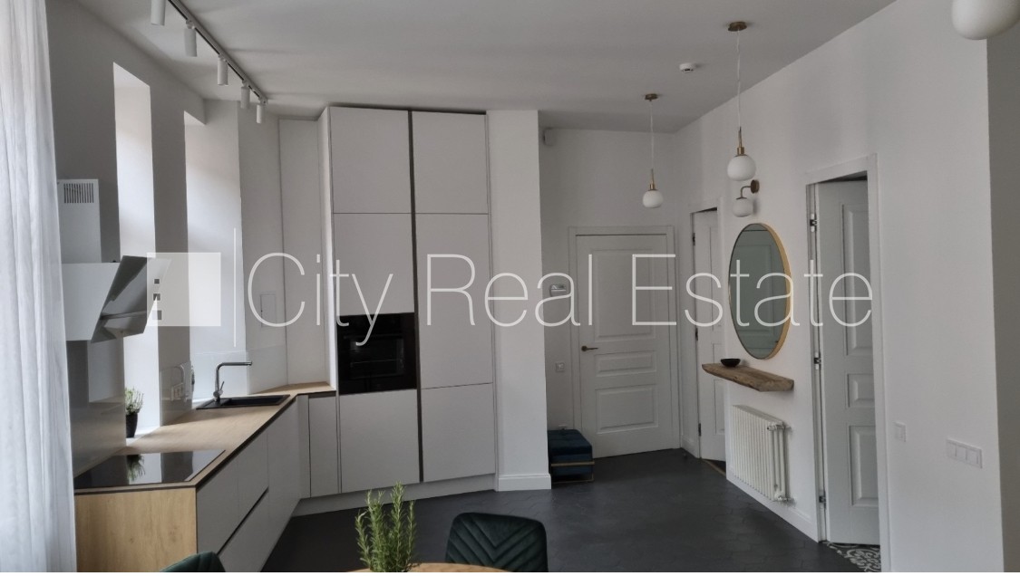 Sludinājumi. Pagalma ēka, slēgts pagalms, guļamistabu skaits 2 gab., studio tipa, virtuve apvienota ar Cena: 1200 EUR/mēn Foto #3