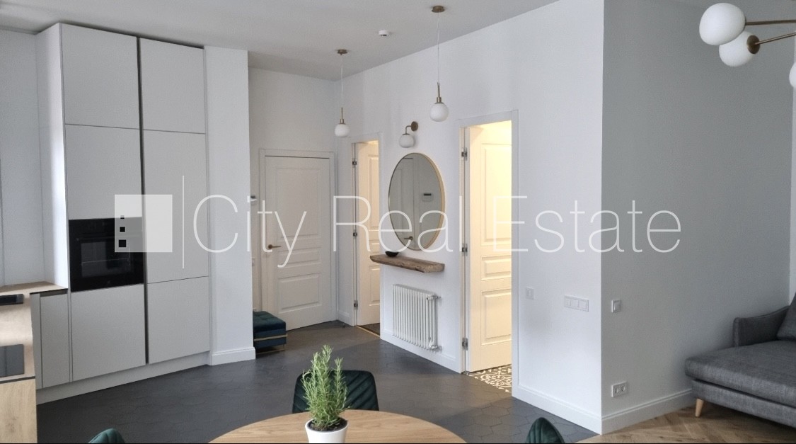 Sludinājumi. Pagalma ēka, slēgts pagalms, guļamistabu skaits 2 gab., studio tipa, virtuve apvienota ar Cena: 1200 EUR/mēn Foto #4