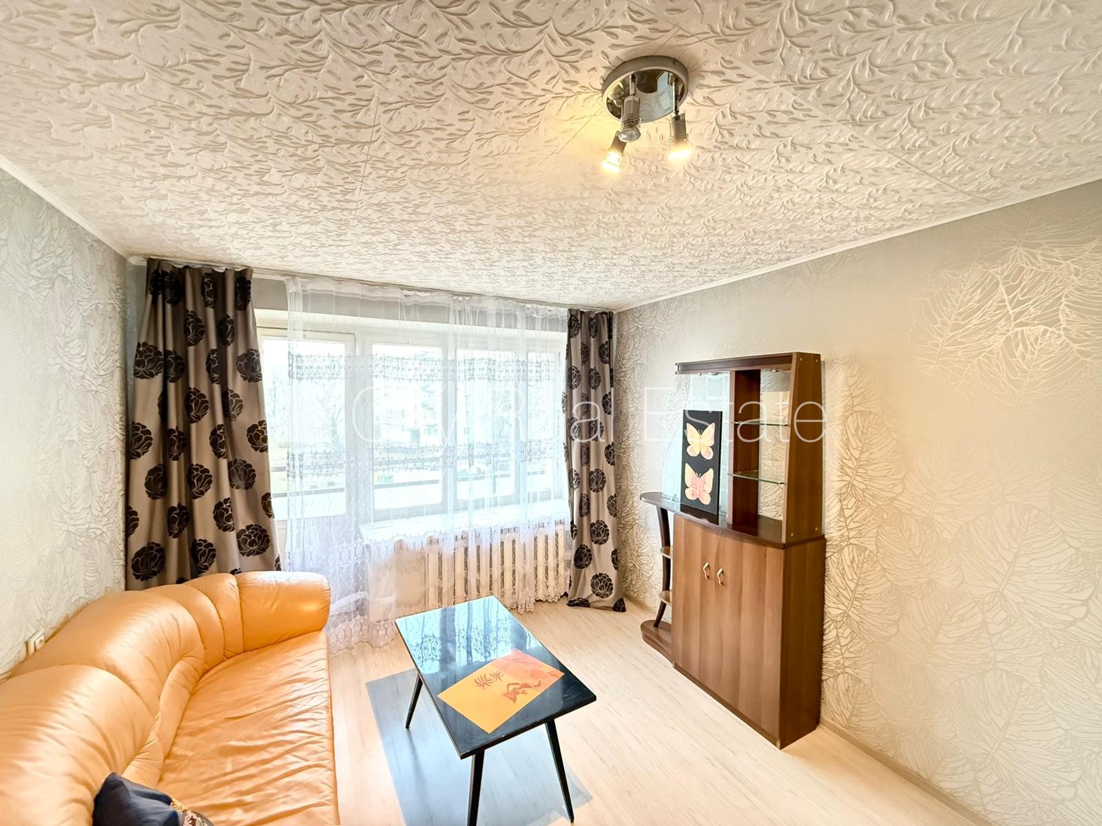 Sludinājumi. Pagalma māja, labiekārtota apzaļumota teritorija, vieta vairākām automašīnām, ieeja no pagalma, ir Cena: 300 EUR/mēn Foto #3