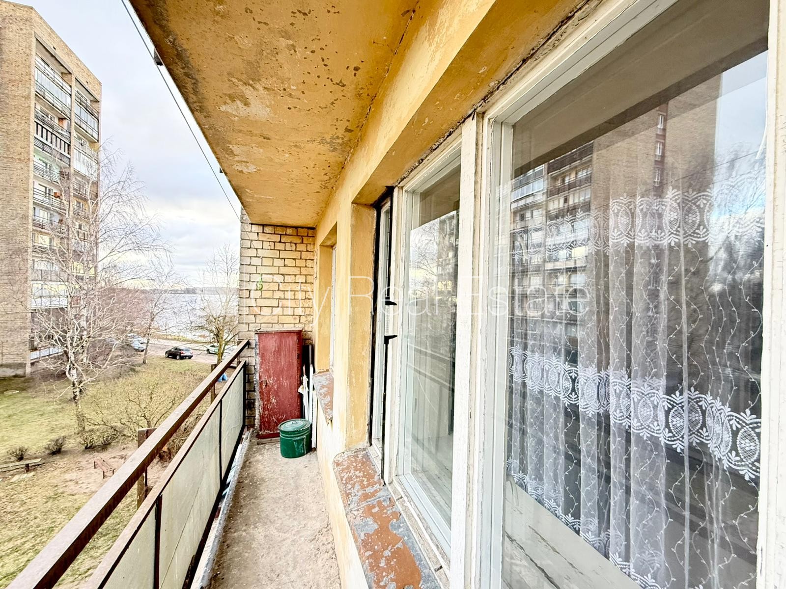 Sludinājumi. Pagalma māja, labiekārtota apzaļumota teritorija, vieta vairākām automašīnām, ieeja no pagalma, ir Cena: 300 EUR/mēn Foto #9