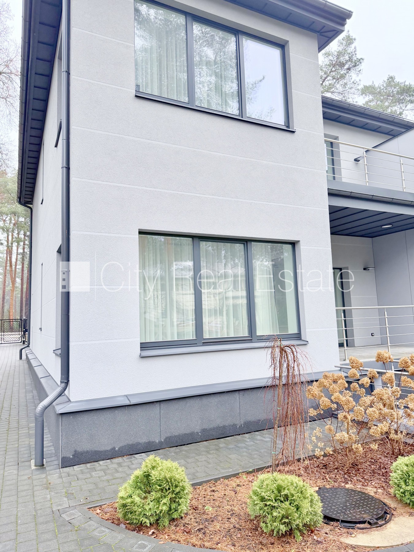 Sludinājumi. Fasādes māja, renovēta māja, slēgts pagalms, iežogota teritorija, vieta automašīnai, ieeja no Cena: 850 EUR/mēn Foto #21