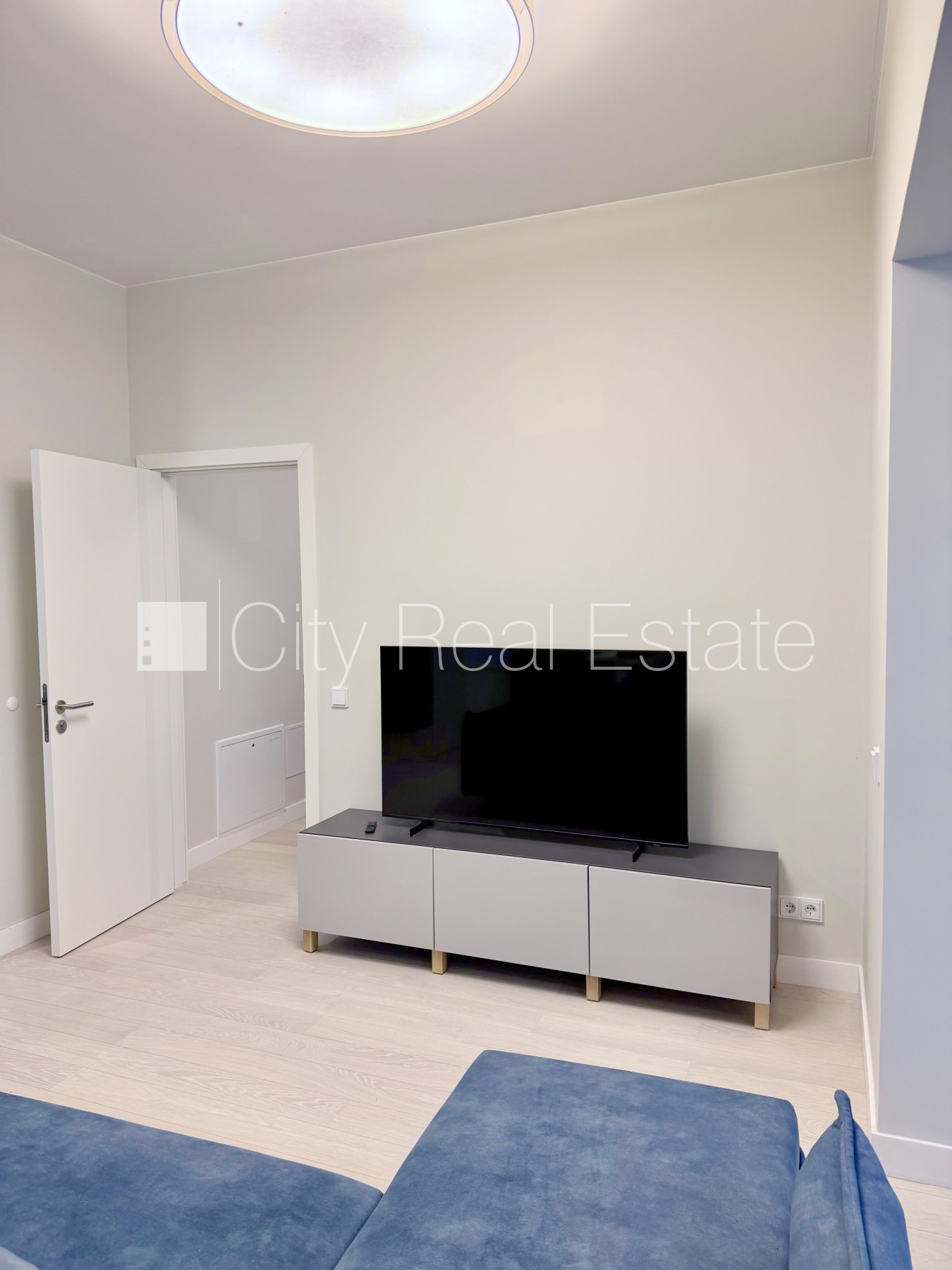 Sludinājumi. Fasādes māja, renovēta māja, slēgts pagalms, iežogota teritorija, vieta automašīnai, ieeja no Cena: 850 EUR/mēn Foto #6