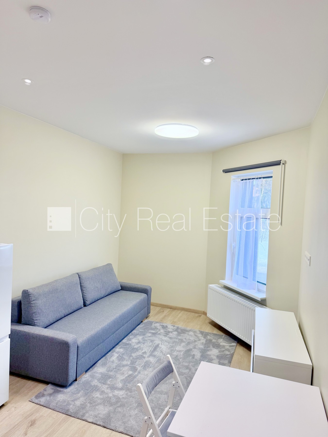 Sludinājumi. Fasādes māja, renovēta māja, slēgts pagalms, iežogota teritorija, bezmaksas stāvvieta pagalmā, Cena: 360 EUR/mēn Foto #2