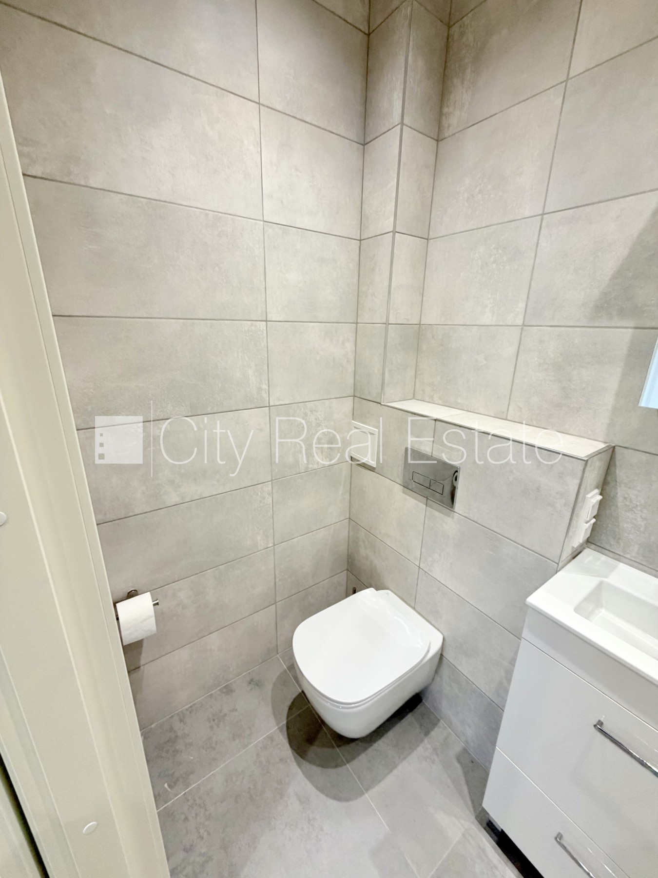 Sludinājumi. Fasādes māja, renovēta māja, slēgts pagalms, iežogota teritorija, bezmaksas stāvvieta pagalmā, Cena: 360 EUR/mēn Foto #13