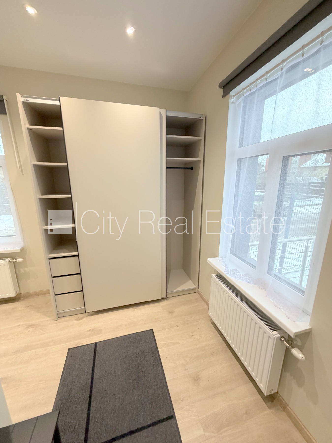 Sludinājumi. Fasādes māja, renovēta māja, slēgts pagalms, iežogota teritorija, bezmaksas stāvvieta pagalmā, Cena: 360 EUR/mēn Foto #8