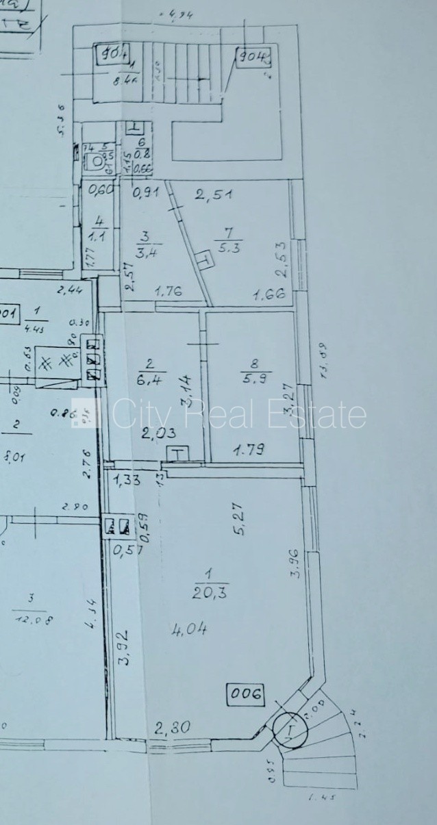 Sludinājumi. Fasādes māja, renovēta māja, vieta automašīnai, ieeja no ielas, logi vērsti mājas abās pusēs, Cena: 850 EUR/mēn Foto #21