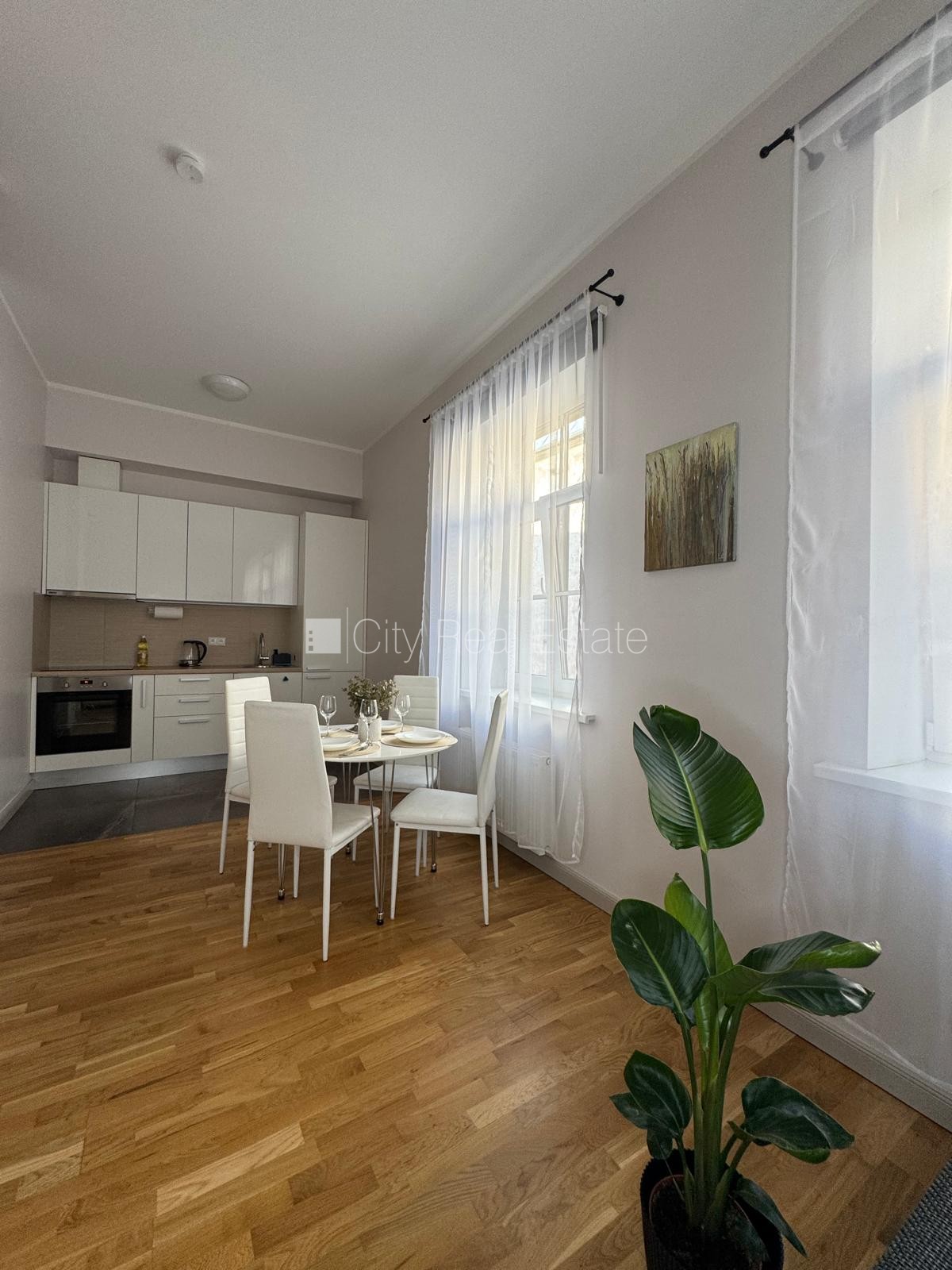 Sludinājumi. Renovēta māja, studio tipa, virtuve apvienota ar viesistabu, krāsotas sienas, jauna santehnika, Cena: 600 EUR/mēn Foto #5