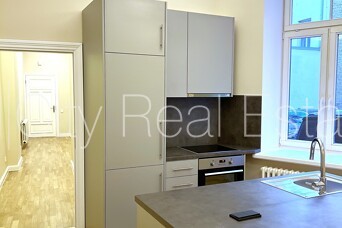 Sludinājumi. Restaurēta māja, iežogota teritorija, slēgta teritorija, apsargāta teritorija, objektu apsargā Cena: 800 EUR/mēn Foto #4