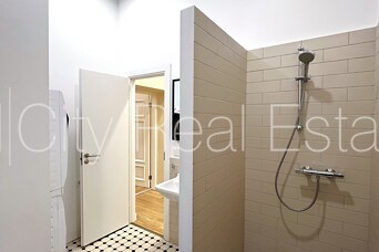 Sludinājumi. Restaurēta māja, iežogota teritorija, slēgta teritorija, apsargāta teritorija, objektu apsargā Cena: 800 EUR/mēn Foto #7