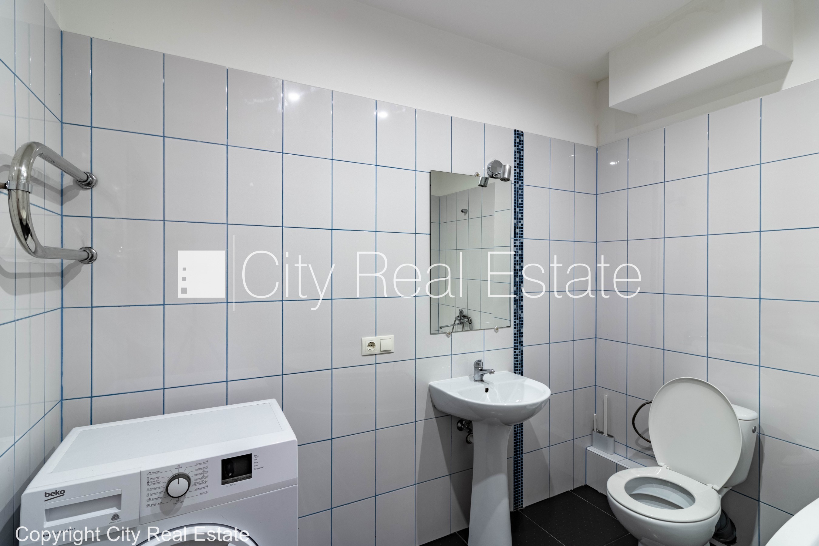 Sludinājumi. Jaunceltne, labiekārtota apzaļumota teritorija, pazemes autostāvvieta, ieeja no ielas, ir lifts, Cena: 300 EUR/mēn Foto #5