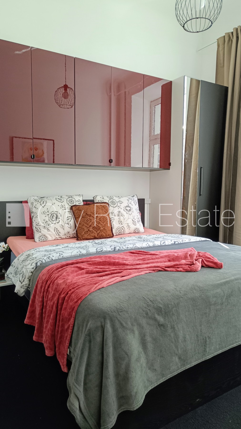 Sludinājumi. Fasādes māja, renovēta māja, ieeja no ielas, ir lifts, kāpņu telpa pēc kapitālā remonta, logi Cena: 700 EUR/mēn Foto #6