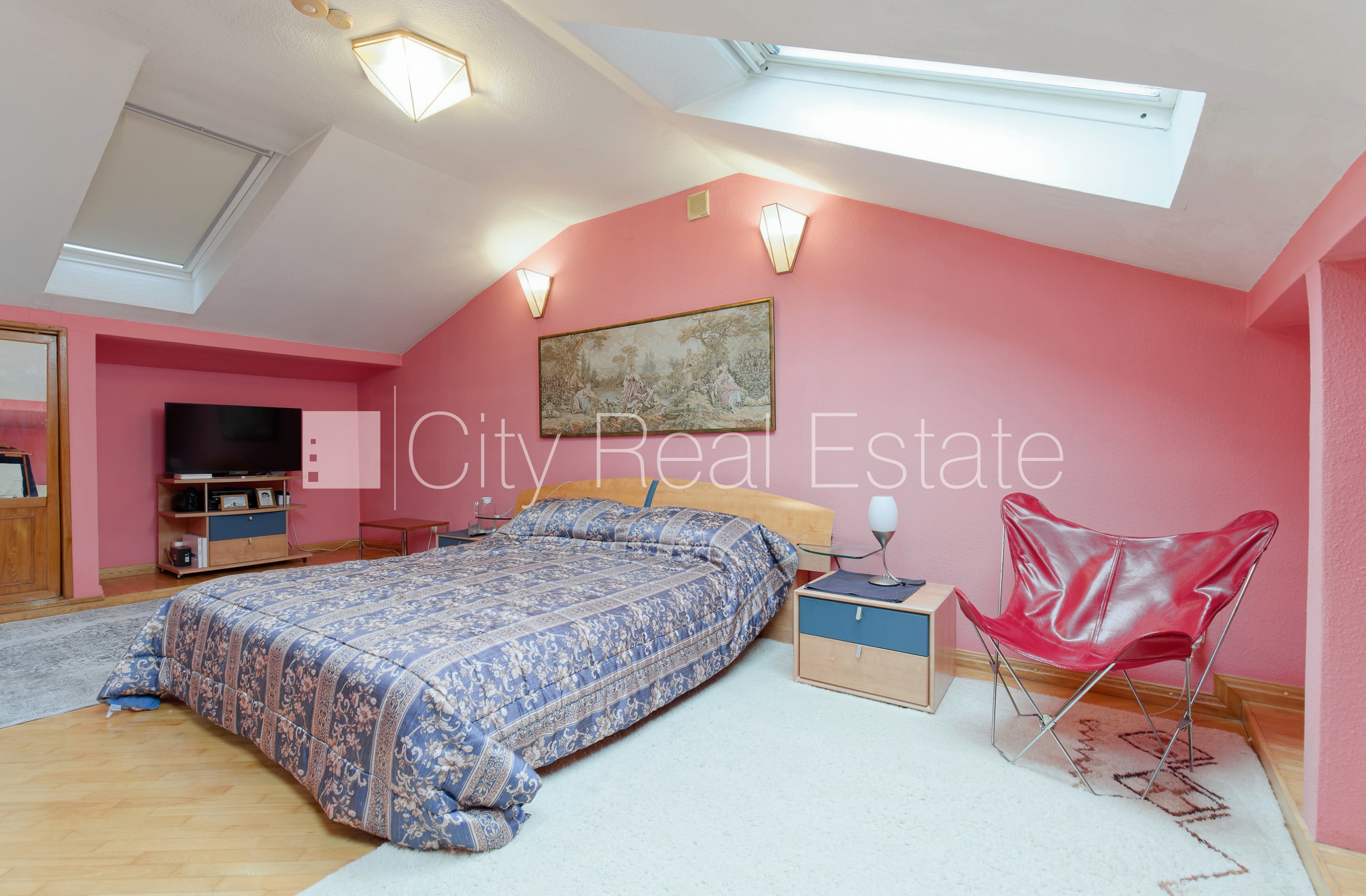 Sludinājumi. Fasādes māja, slēgts pagalms, vieta automašīnai, ir lifts, balkons, sauna, logi vērsti mājas abās Cena: 289000 EUR Foto #16