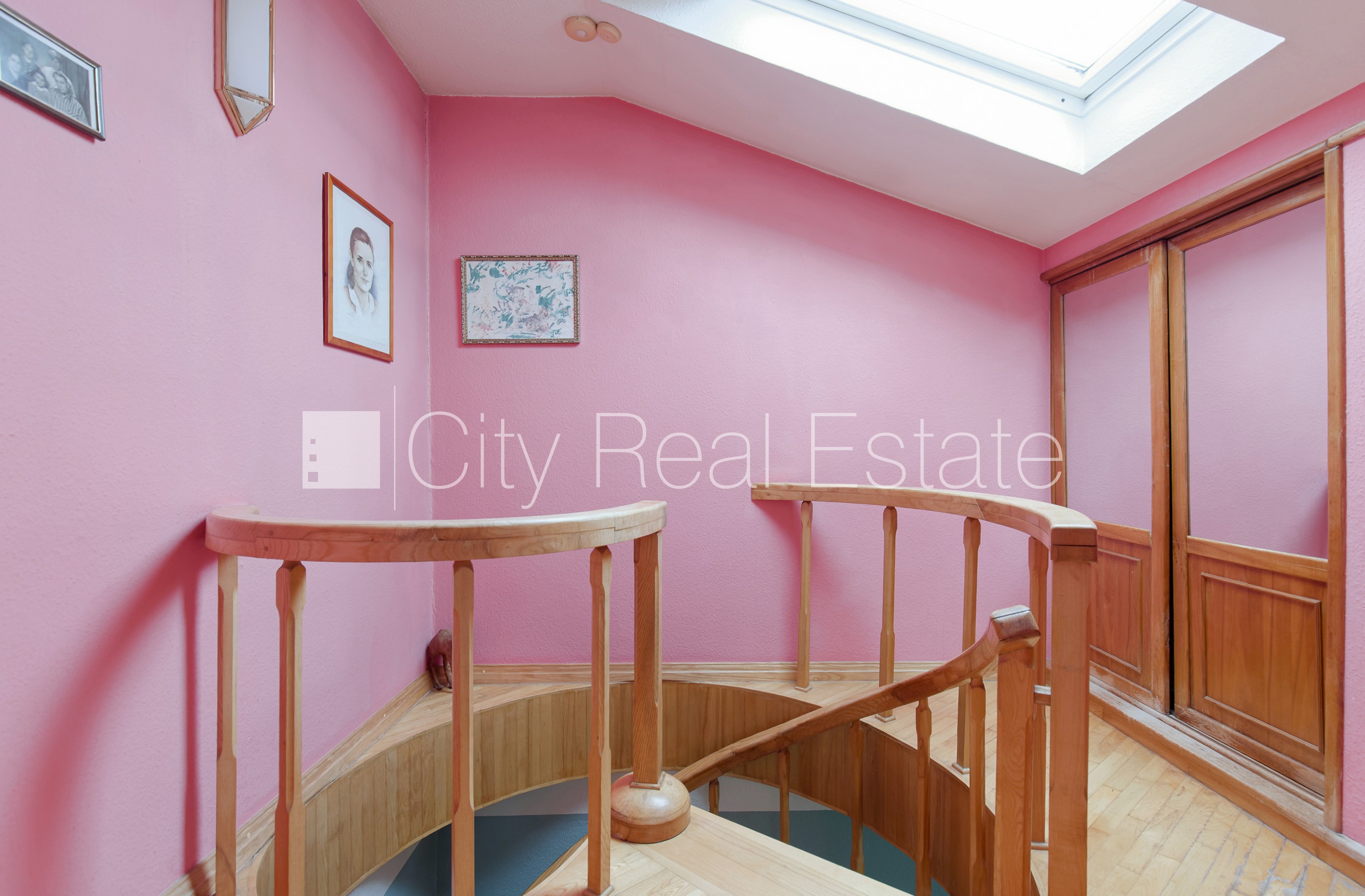 Sludinājumi. Fasādes māja, slēgts pagalms, vieta automašīnai, ir lifts, balkons, sauna, logi vērsti mājas abās Cena: 289000 EUR Foto #15