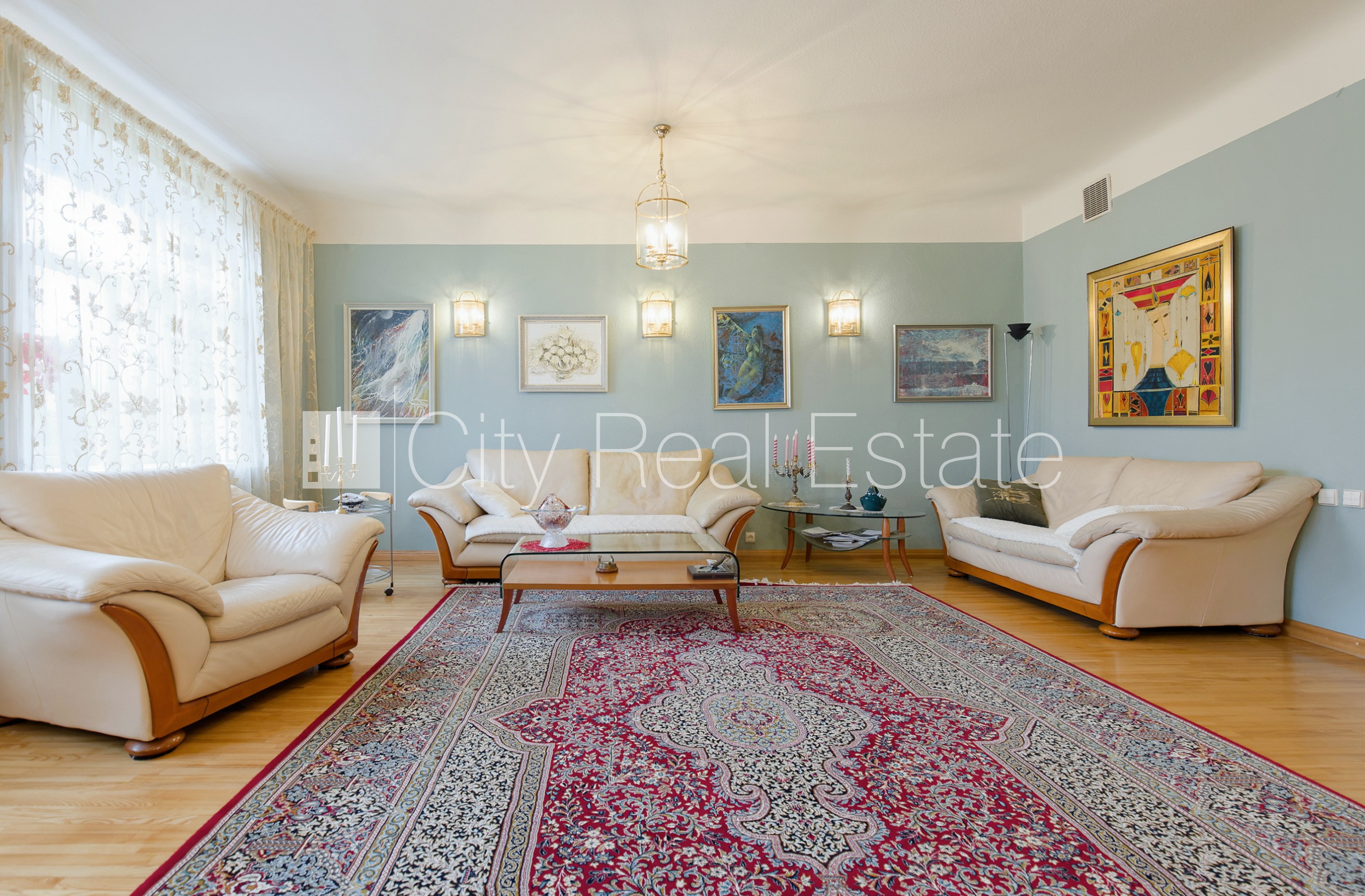 Sludinājumi. Fasādes māja, slēgts pagalms, vieta automašīnai, ir lifts, balkons, sauna, logi vērsti mājas abās Cena: 289000 EUR Foto #3