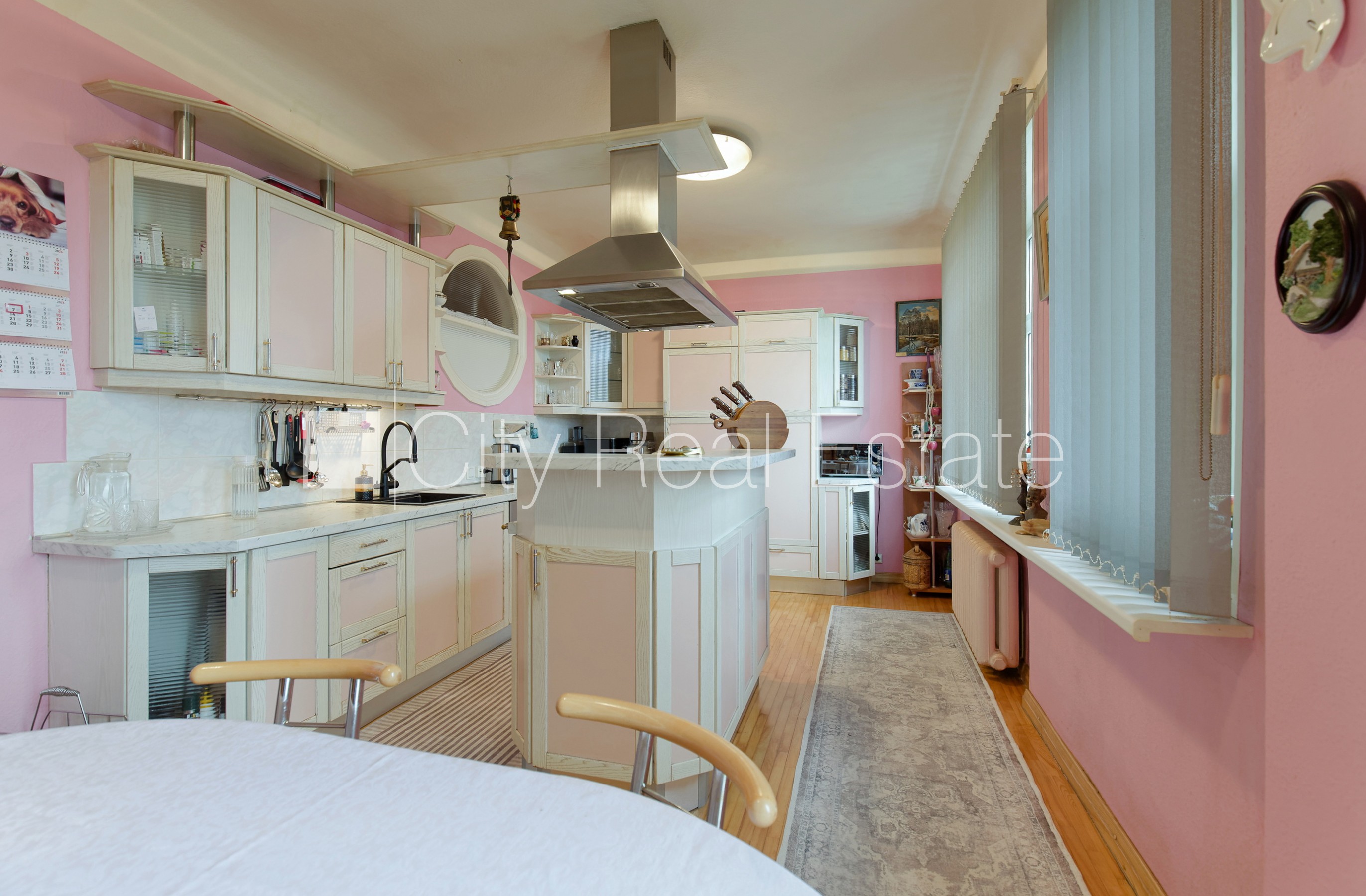 Sludinājumi. Fasādes māja, slēgts pagalms, vieta automašīnai, ir lifts, balkons, sauna, logi vērsti mājas abās Cena: 289000 EUR Foto #10