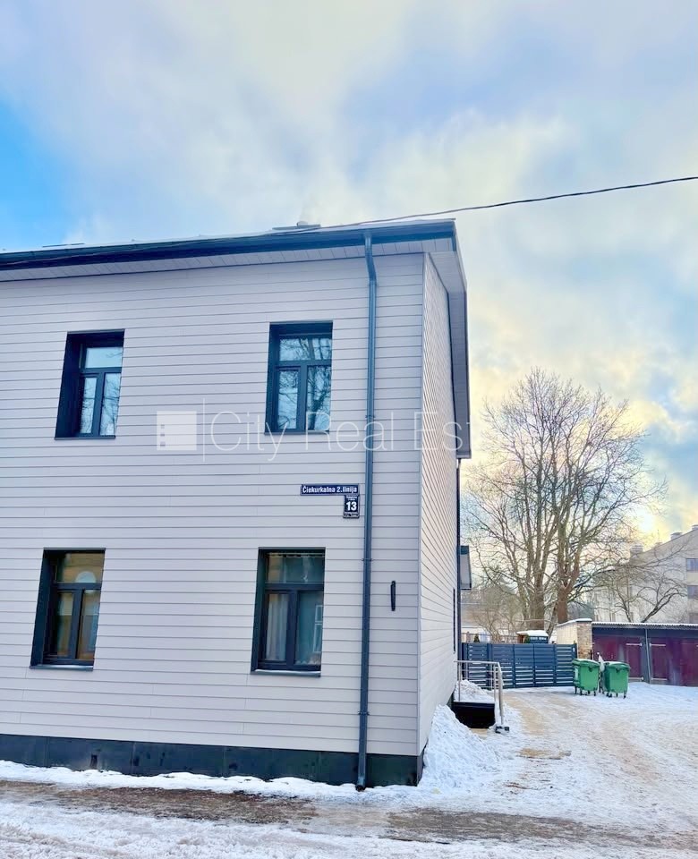 Sludinājumi. Fasādes māja, renovēta māja, slēgts pagalms, vieta automašīnai, ieeja no pagalma, kāpņu telpa pēc Cena: 310 EUR/mēn Foto #12