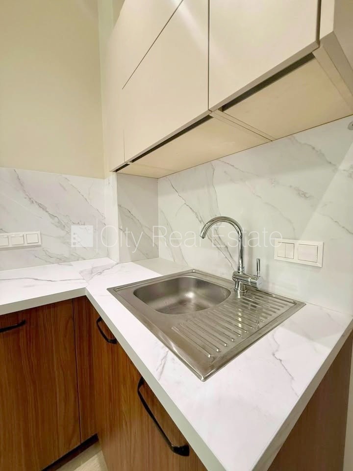 Sludinājumi. Fasādes māja, renovēta māja, slēgts pagalms, vieta automašīnai, ieeja no pagalma, kāpņu telpa pēc Cena: 310 EUR/mēn Foto #4