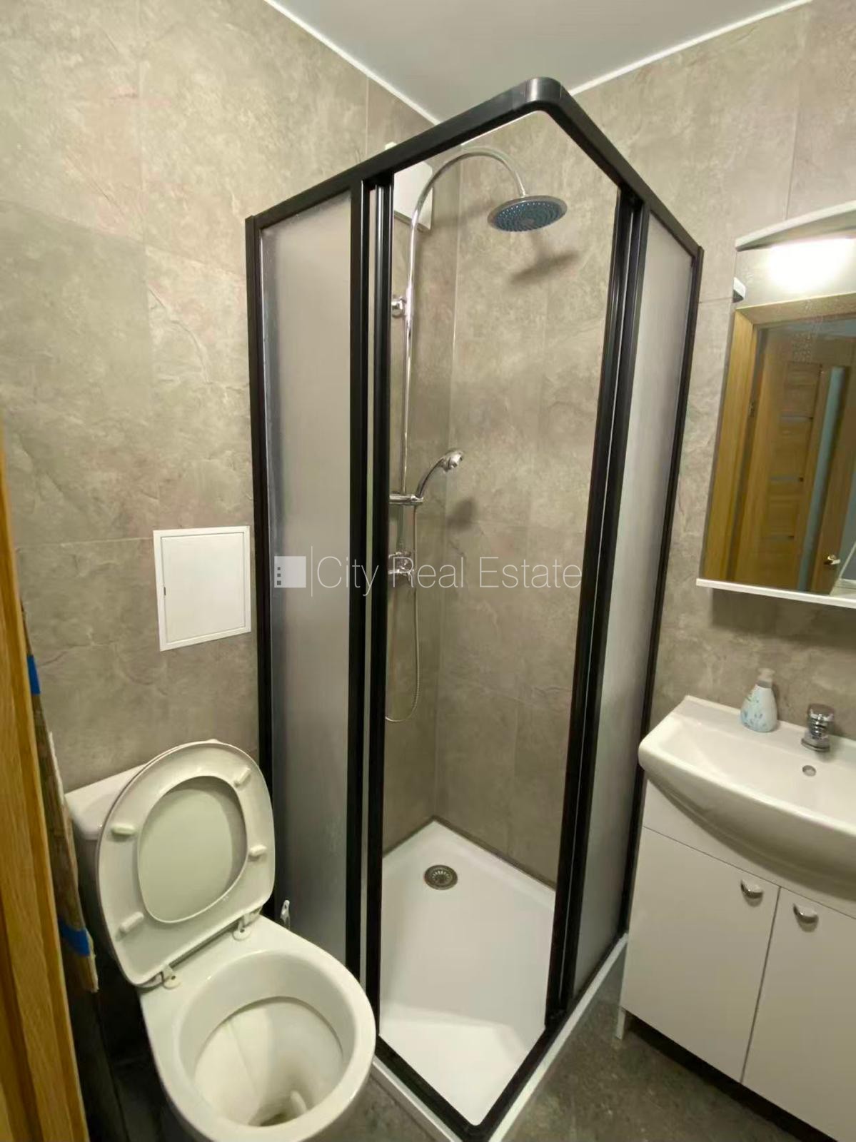 Sludinājumi. Pagalma māja, labiekārtota apzaļumota teritorija, bezmaksas stāvvieta pagalmā, viena istaba Cena: 360 EUR/mēn Foto #8