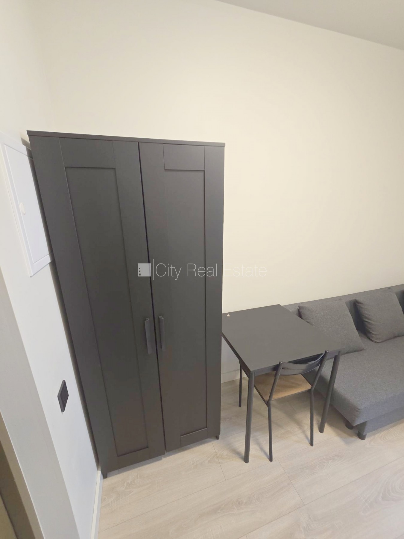 Sludinājumi. Fasādes māja, renovēta māja, slēgts pagalms, ieeja no ielas un pagalma, ir lifts, kāpņu telpa pēc Cena: 280 EUR/mēn Foto #12
