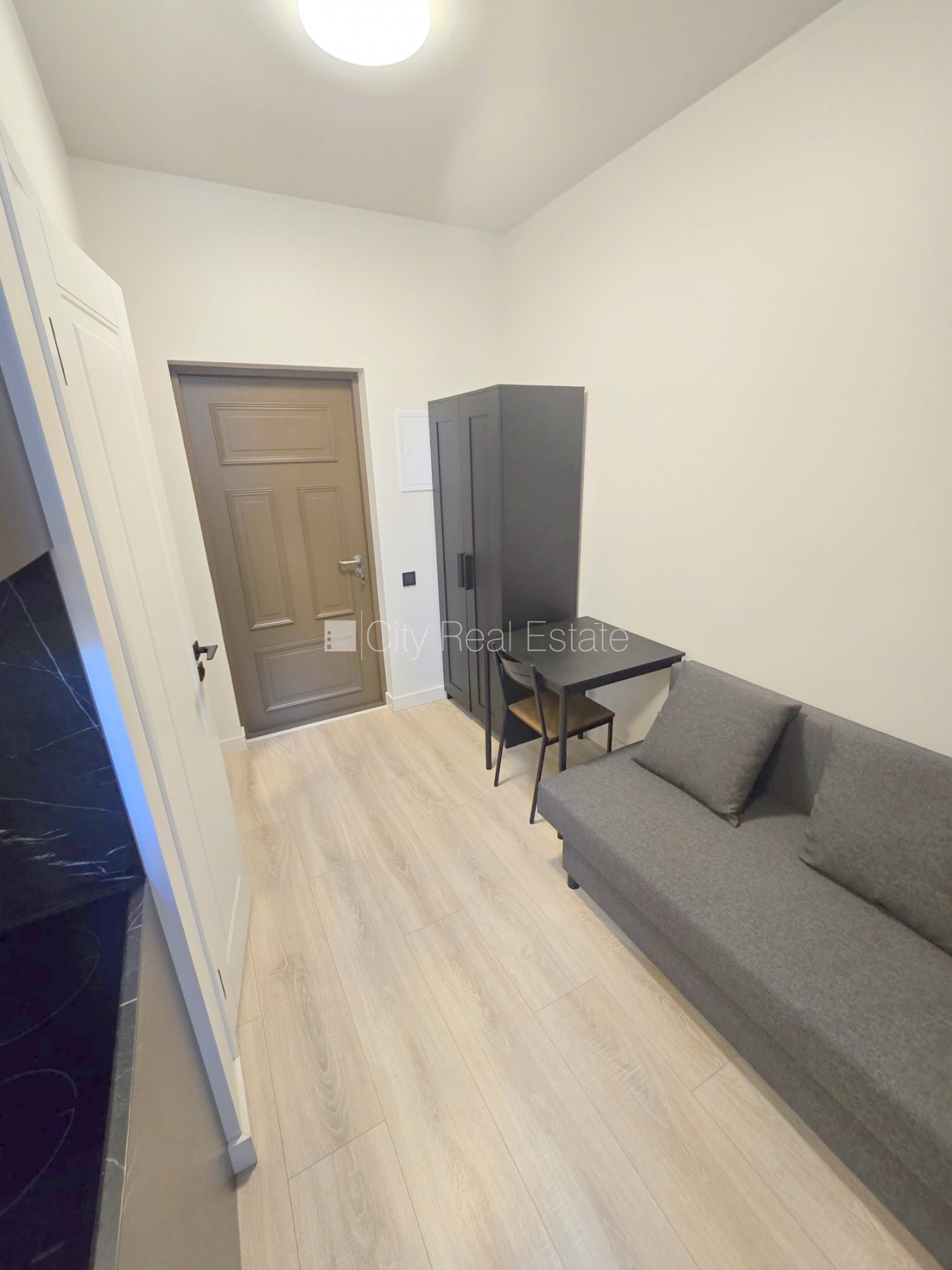 Sludinājumi. Fasādes māja, renovēta māja, slēgts pagalms, ieeja no ielas un pagalma, ir lifts, kāpņu telpa pēc Cena: 280 EUR/mēn Foto #18
