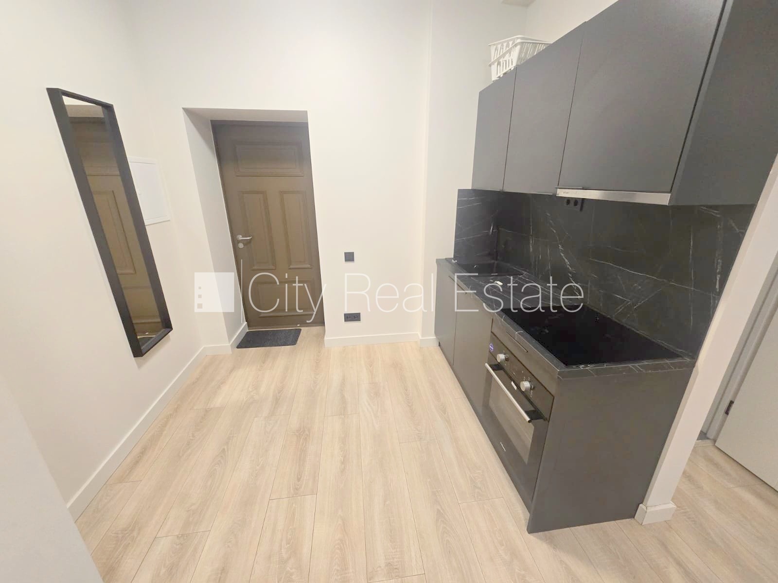 Sludinājumi. Pagalma ēka, fasādes māja, renovēta māja, slēgta teritorija, ieeja no ielas un pagalma, ir lifts, Cena: 420 EUR/mēn Foto #8