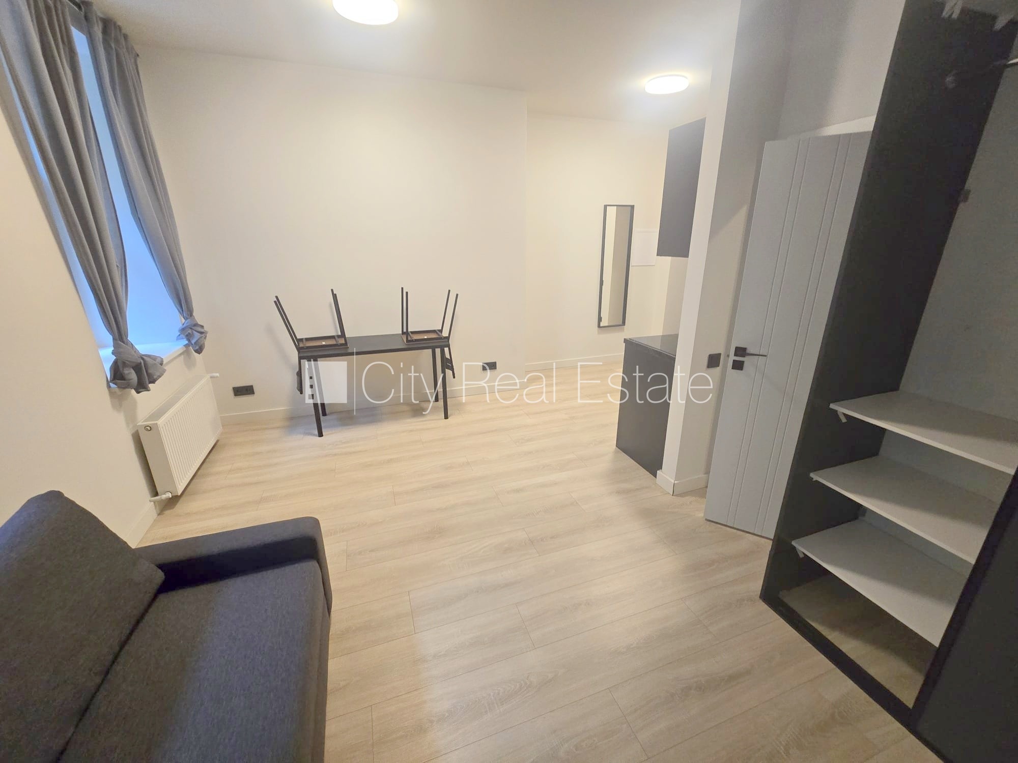Sludinājumi. Pagalma ēka, fasādes māja, renovēta māja, slēgta teritorija, ieeja no ielas un pagalma, ir lifts, Cena: 420 EUR/mēn Foto #5