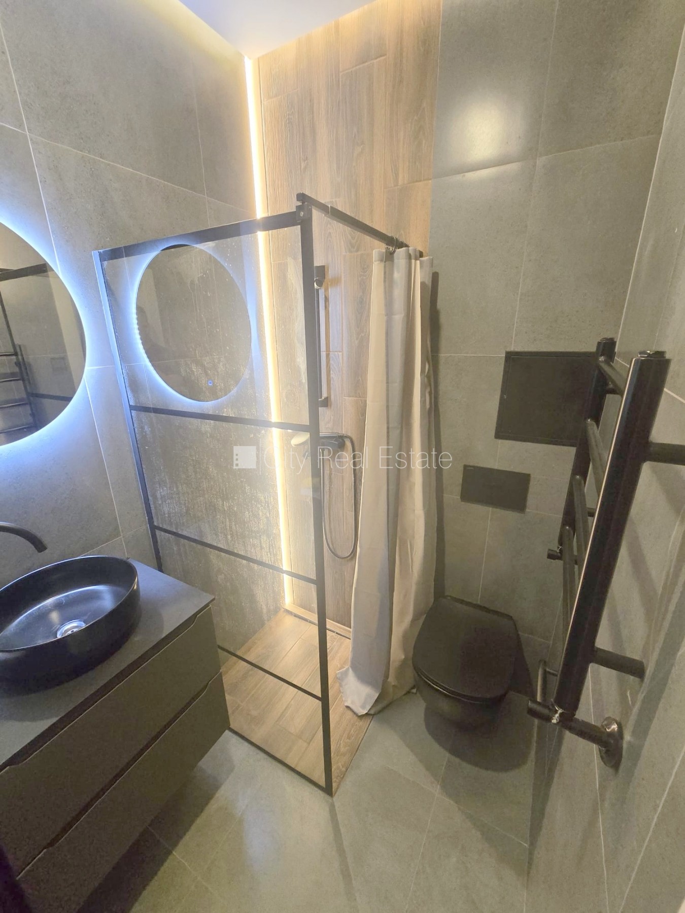 Sludinājumi. Pagalma ēka, fasādes māja, renovēta māja, slēgta teritorija, ieeja no ielas un pagalma, ir lifts, Cena: 420 EUR/mēn Foto #14