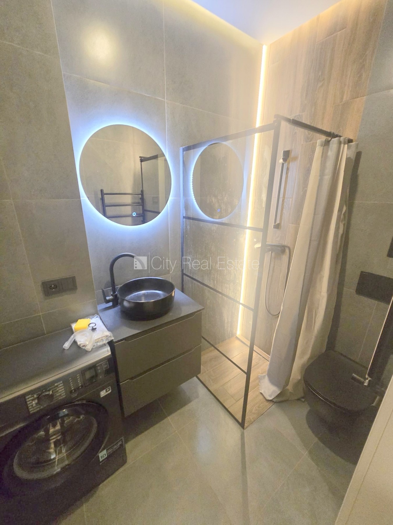 Sludinājumi. Pagalma ēka, fasādes māja, renovēta māja, slēgta teritorija, ieeja no ielas un pagalma, ir lifts, Cena: 420 EUR/mēn Foto #13
