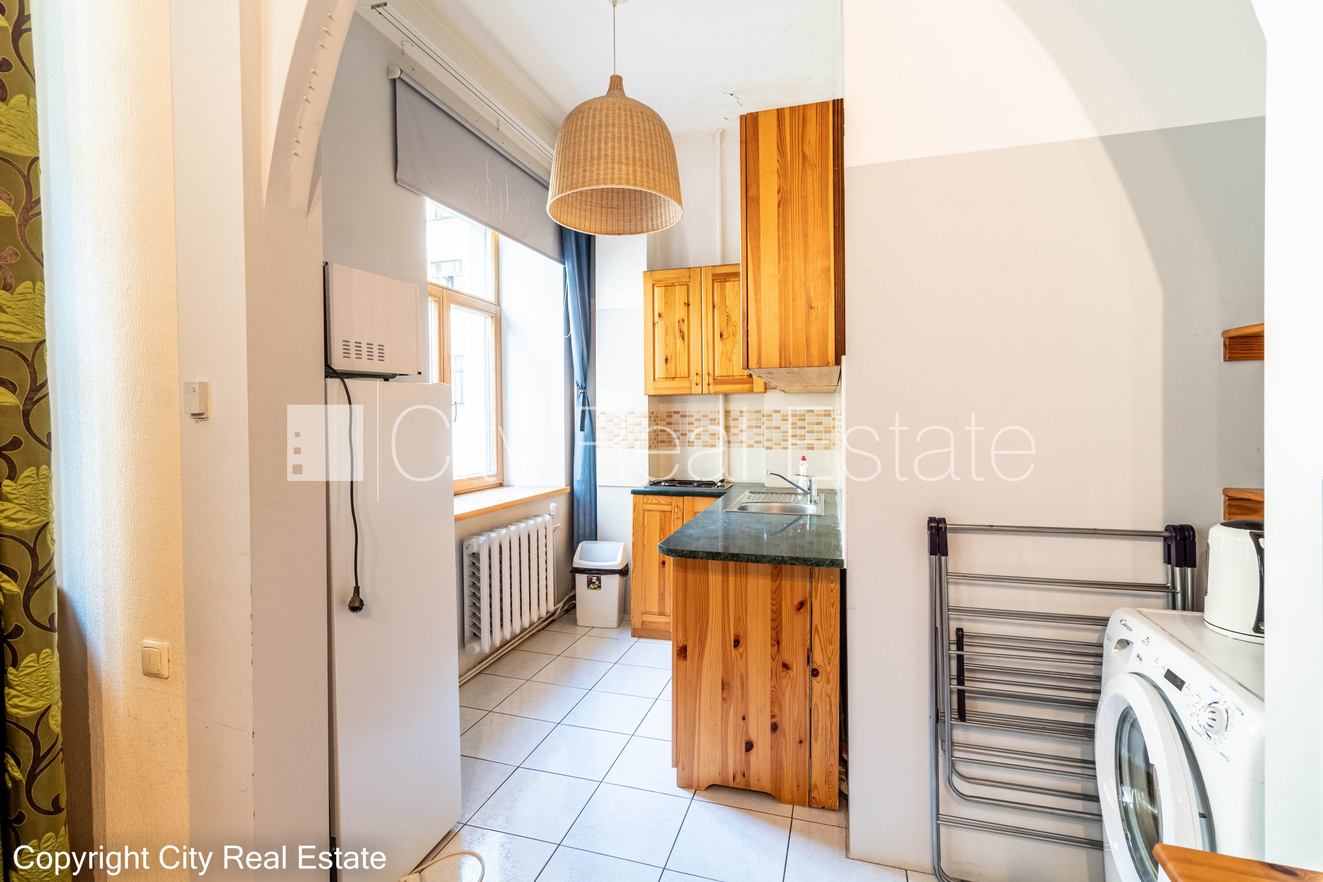 Sludinājumi. Pagalma māja, apsargāts pagalms, ieeja no pagalma, ir lifts, viena istaba izolēta, virtuve, augstie Cena: 670 EUR/mēn Foto #7