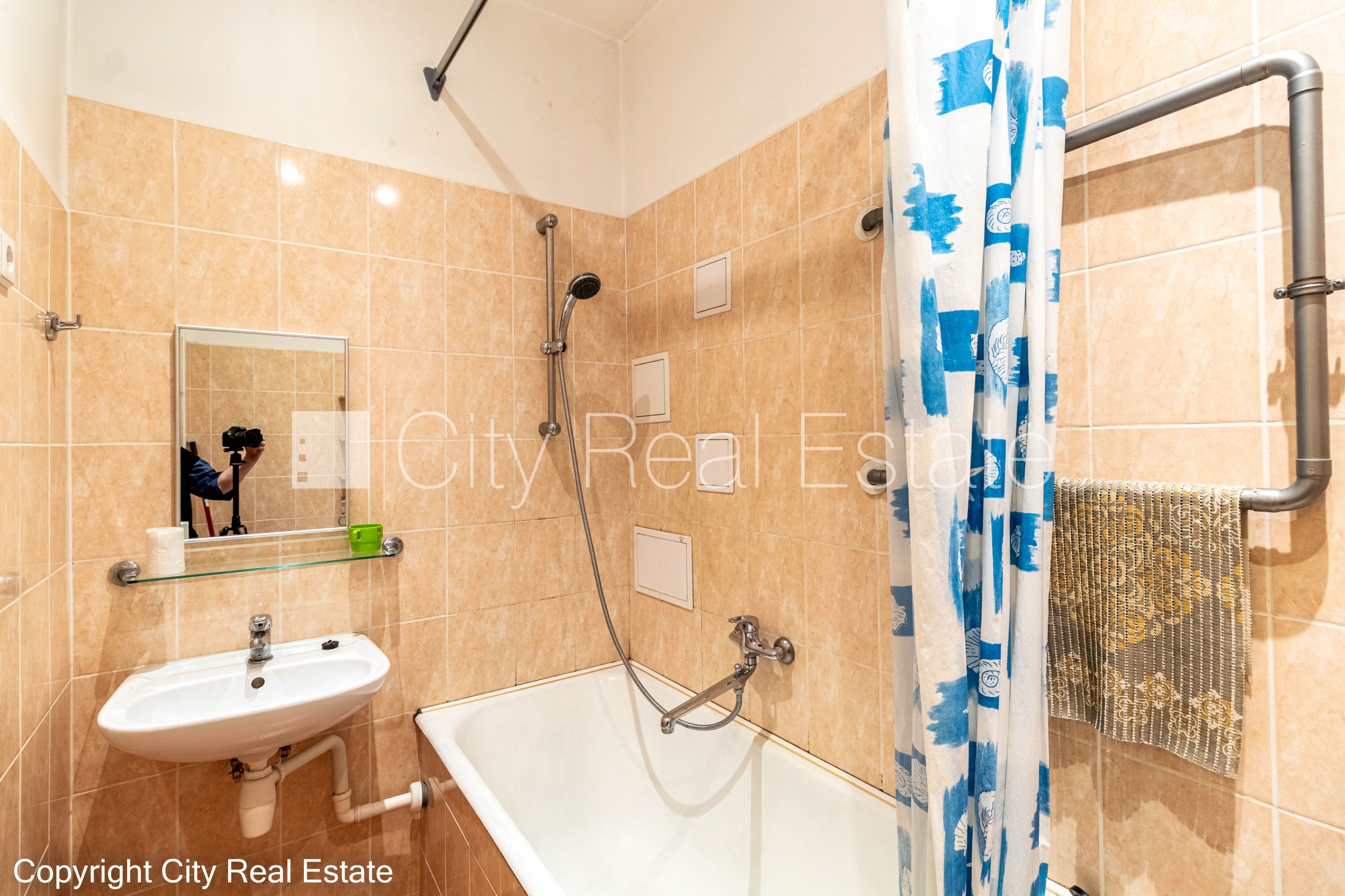 Sludinājumi. Pagalma māja, apsargāts pagalms, ieeja no pagalma, ir lifts, viena istaba izolēta, virtuve, augstie Cena: 670 EUR/mēn Foto #11