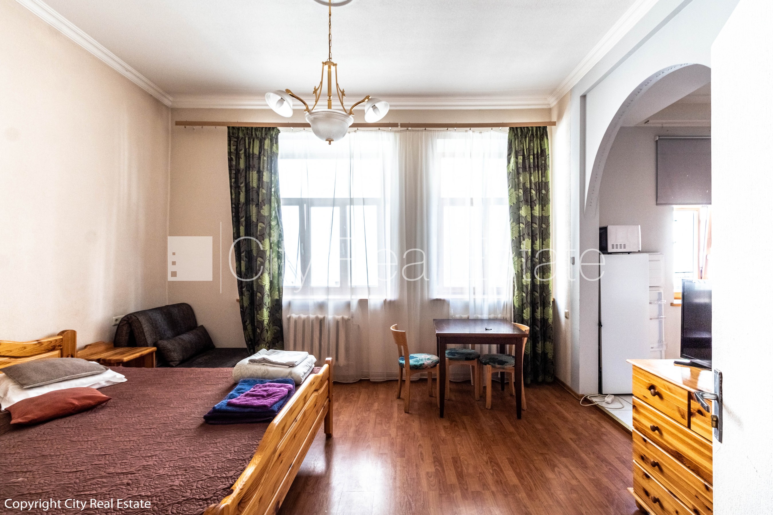 Sludinājumi. Pagalma māja, apsargāts pagalms, ieeja no pagalma, ir lifts, viena istaba izolēta, virtuve, augstie Cena: 670 EUR/mēn Foto #2