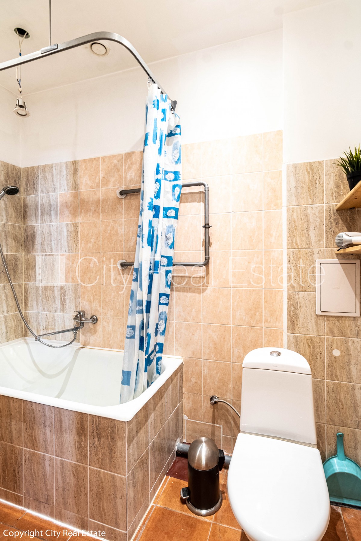 Sludinājumi. Pagalma māja, apsargāts pagalms, ieeja no pagalma, ir lifts, viena istaba izolēta, virtuve, augstie Cena: 670 EUR/mēn Foto #13