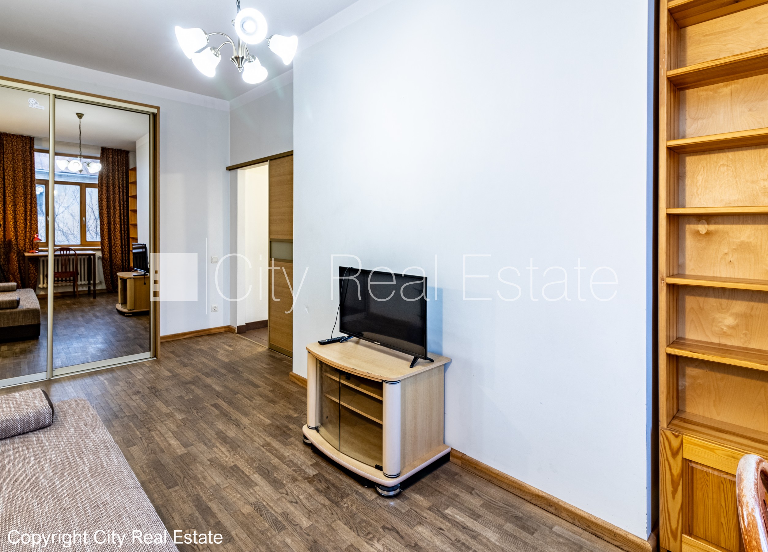 Sludinājumi. Šo dzīvokli izīrē pa diennaktīm (īstermiņa īre), īres cena sludinājumā norādīta par vienu diennakts Cena: 50 EUR/mēn Foto #4