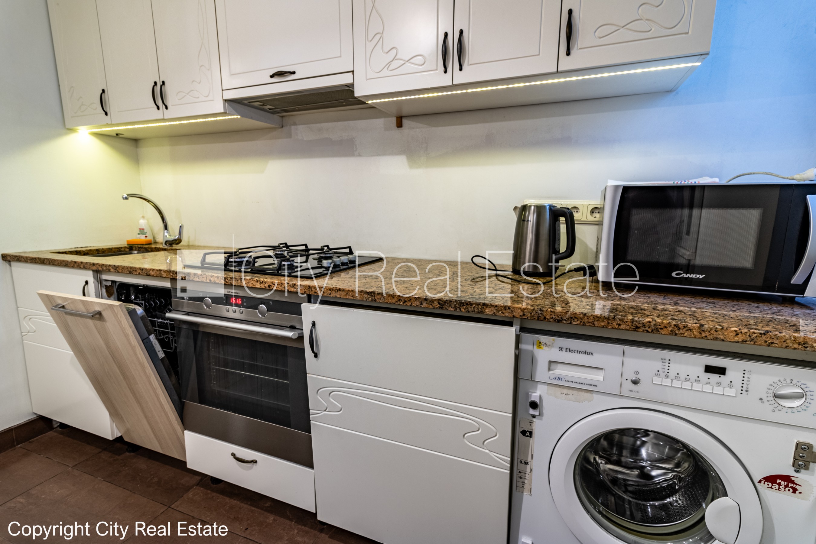 Sludinājumi. Šo dzīvokli izīrē pa diennaktīm (īstermiņa īre), īres cena sludinājumā norādīta par vienu diennakts Cena: 50 EUR/mēn Foto #12