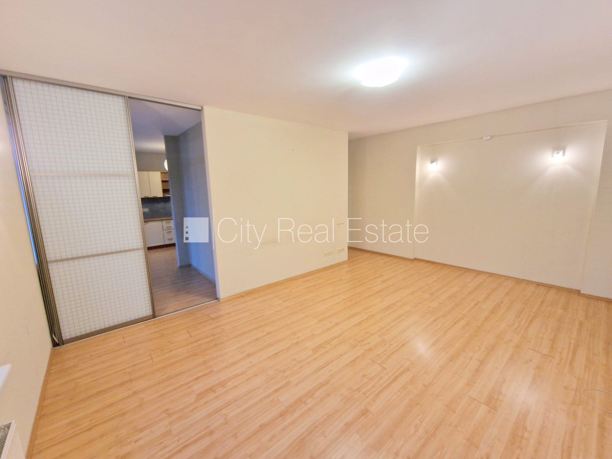 Sludinājumi. Projekts - Elku 4, jaunceltne, slēgta teritorija, iespēja nomāt autostāvvietu, ieeja no ielas un Cena: 150000 EUR Foto #4