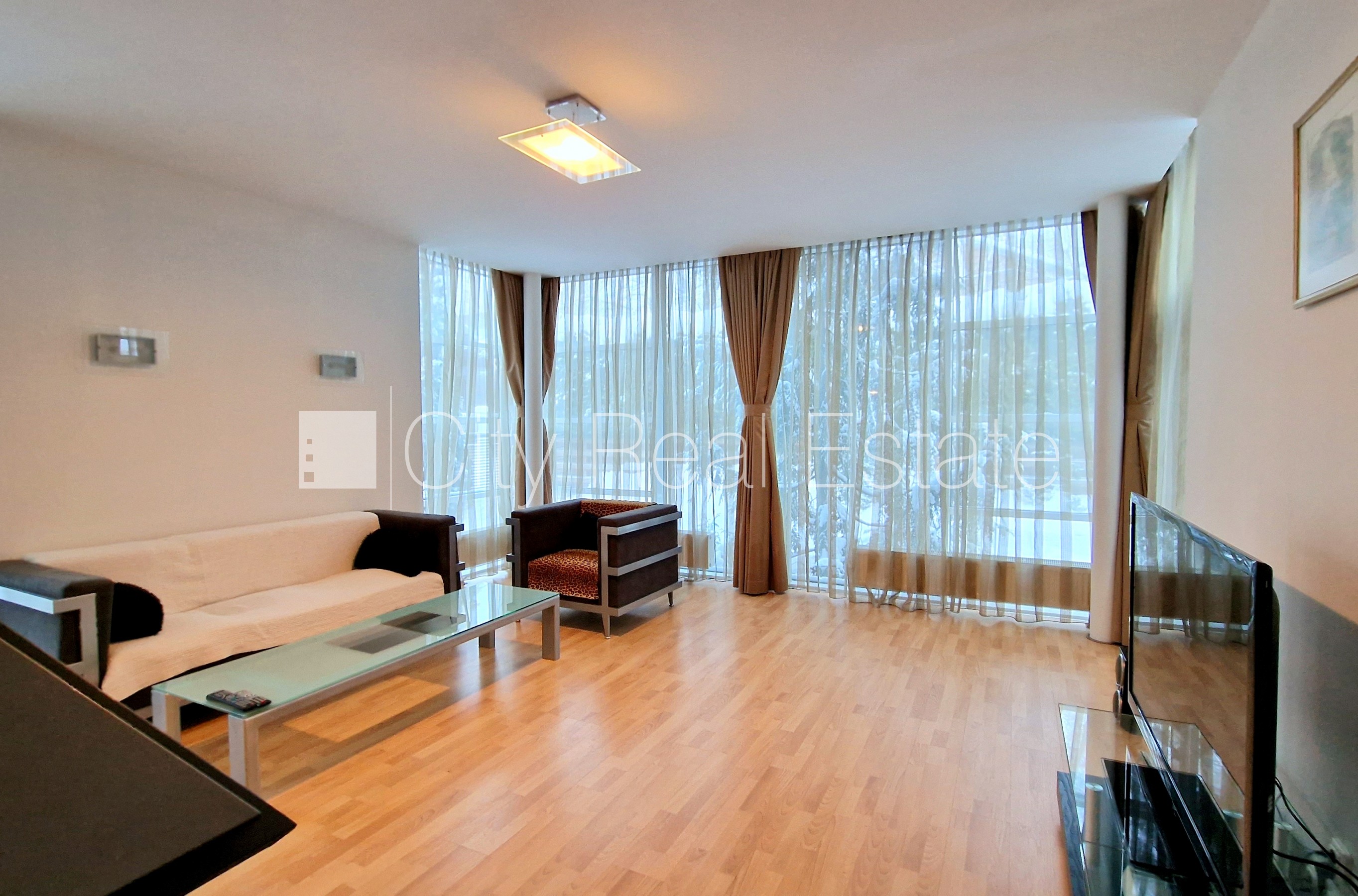 Sludinājumi. Zeme īpašumā, jaunceltne, keramzīta bloku sienas, labiekārtots apzaļumots pagalms, slēgts pagalms, Cena: 850000 EUR Foto #3