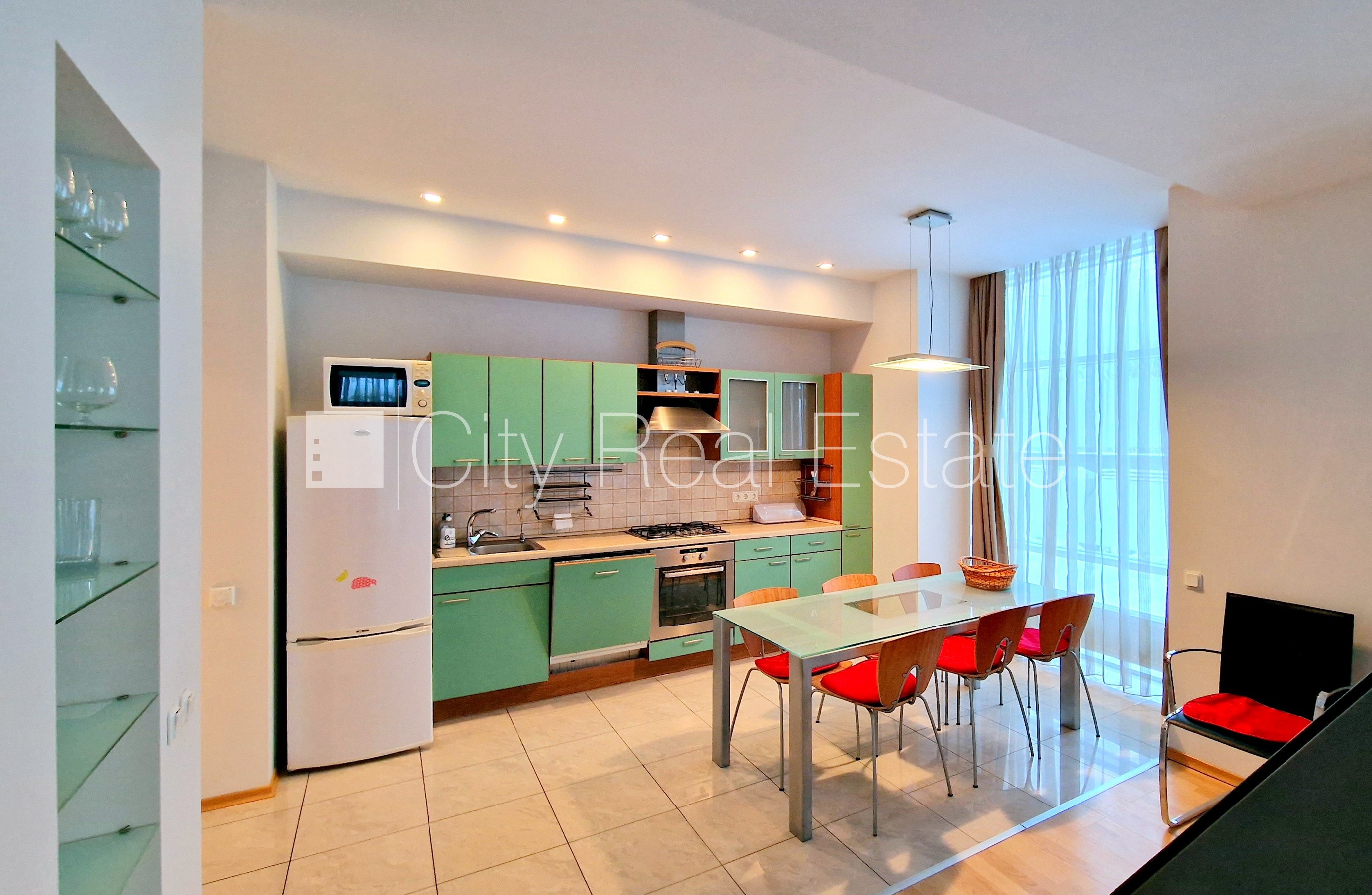 Sludinājumi. Zeme īpašumā, jaunceltne, keramzīta bloku sienas, labiekārtots apzaļumots pagalms, slēgts pagalms, Cena: 850000 EUR Foto #5