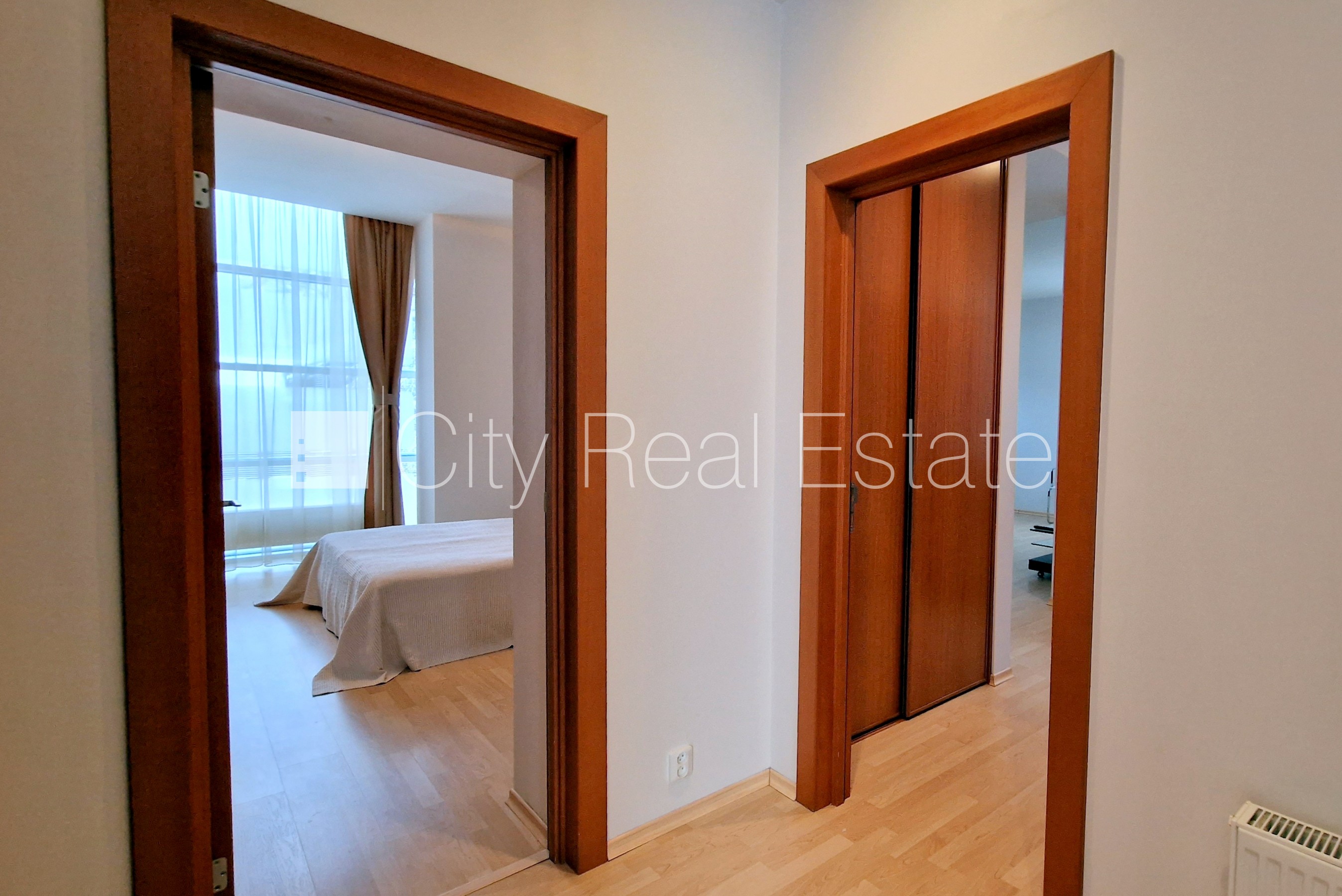 Sludinājumi. Zeme īpašumā, jaunceltne, keramzīta bloku sienas, labiekārtots apzaļumots pagalms, slēgts pagalms, Cena: 850000 EUR Foto #8