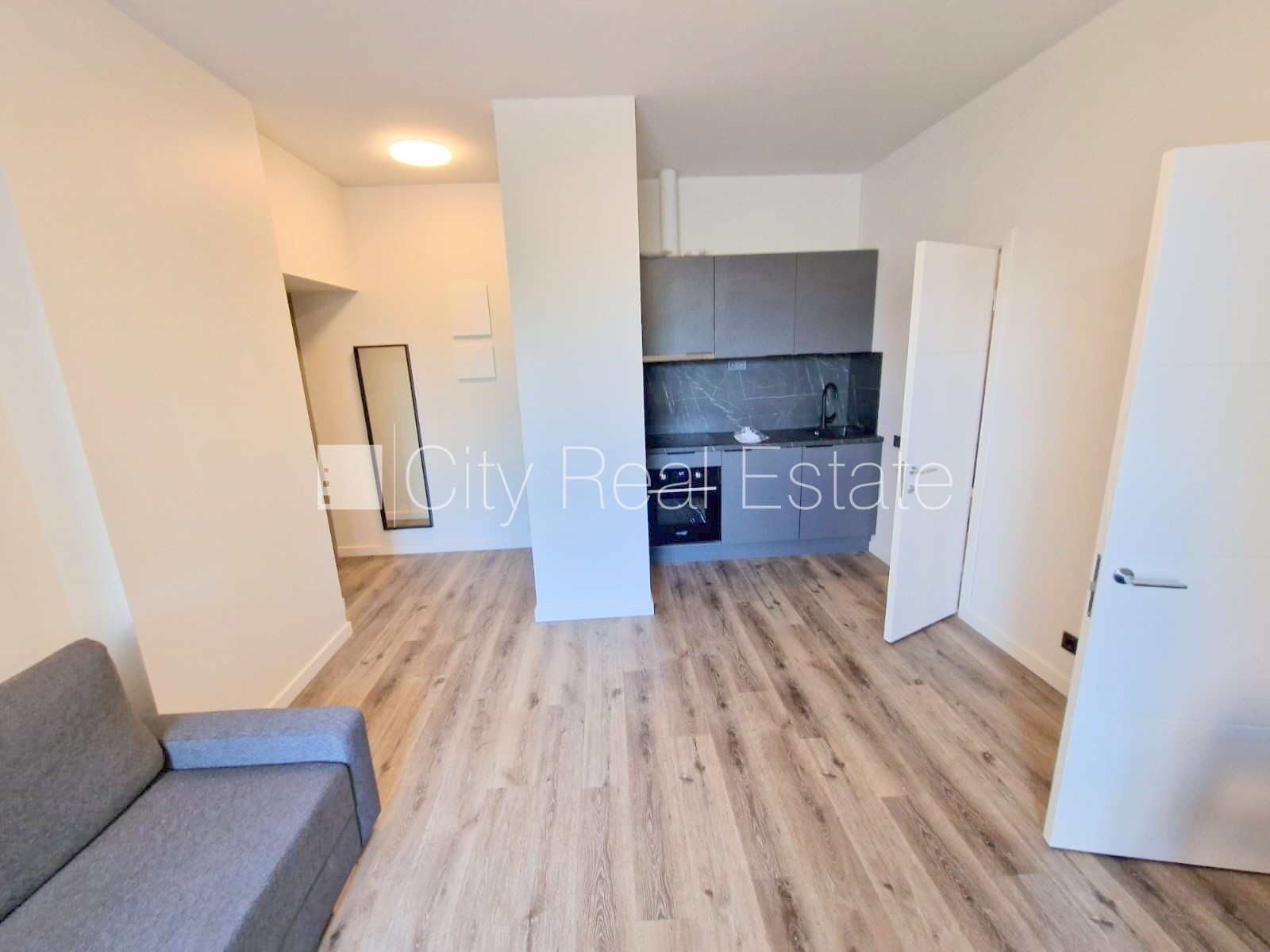 Sludinājumi. Projekts - Matīsa 38, pagalma ēka, renovēta māja, labiekārtots apzaļumots pagalms, slēgts pagalms, Cena: 500 EUR/mēn Foto #7