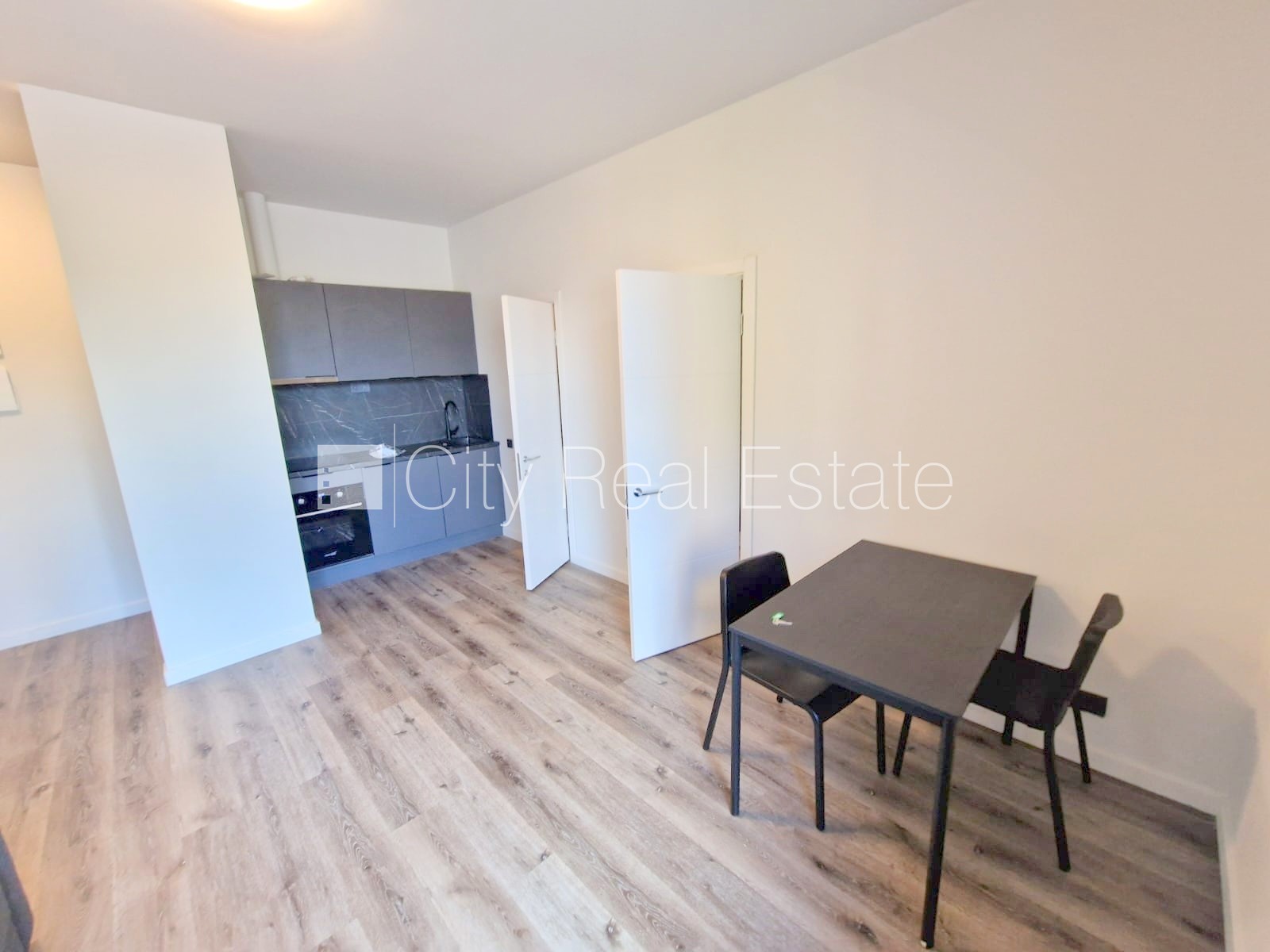 Sludinājumi. Projekts - Matīsa 38, pagalma ēka, renovēta māja, labiekārtots apzaļumots pagalms, slēgts pagalms, Cena: 500 EUR/mēn Foto #6