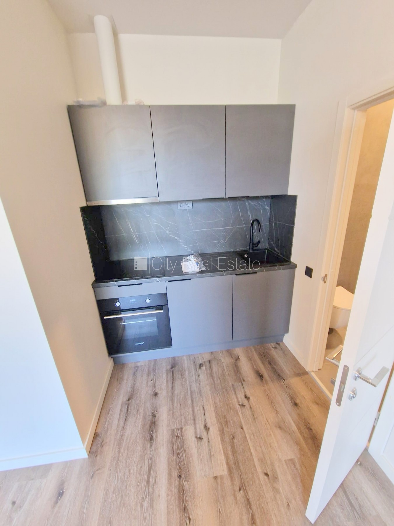 Sludinājumi. Projekts - Matīsa 38, pagalma ēka, renovēta māja, labiekārtots apzaļumots pagalms, slēgts pagalms, Cena: 500 EUR/mēn Foto #8