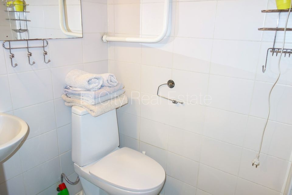 Sludinājumi. Pagalma māja, renovēta māja, ieeja no pagalma, logi vērsti uz pagalma pusi, guļamistabu skaits 1 Cena: 430 EUR/mēn Foto #7