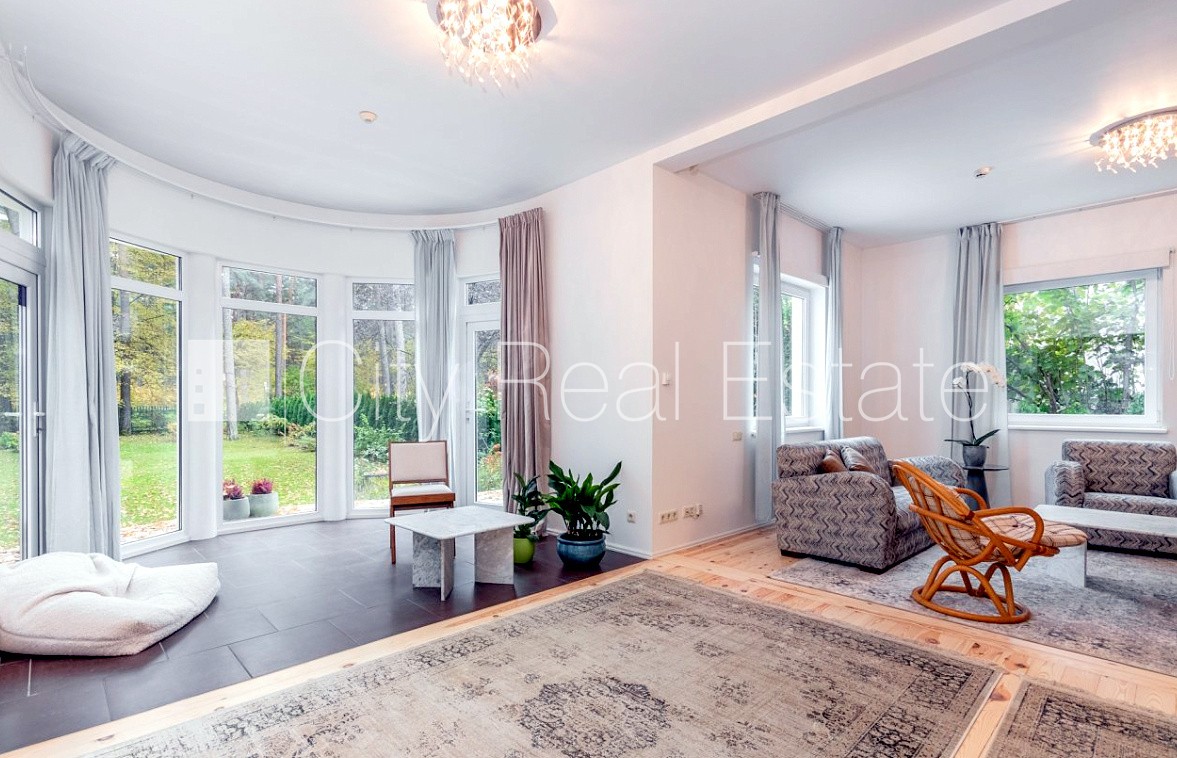 Mājas, vasarnīcas · 6 ist. · 226 m² · Meža prospekts