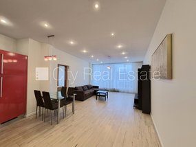 Pārdod dzīvokli Rīgā, Centrā 425542