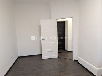 Pārdod dzīvokli Rīgā, Centrā 517898