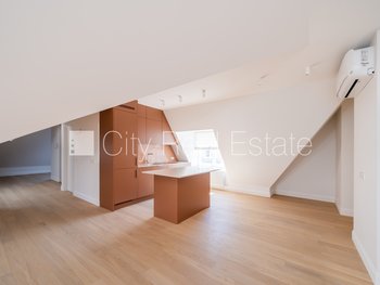 Pārdod dzīvokli Rīgā, Centrā 517182